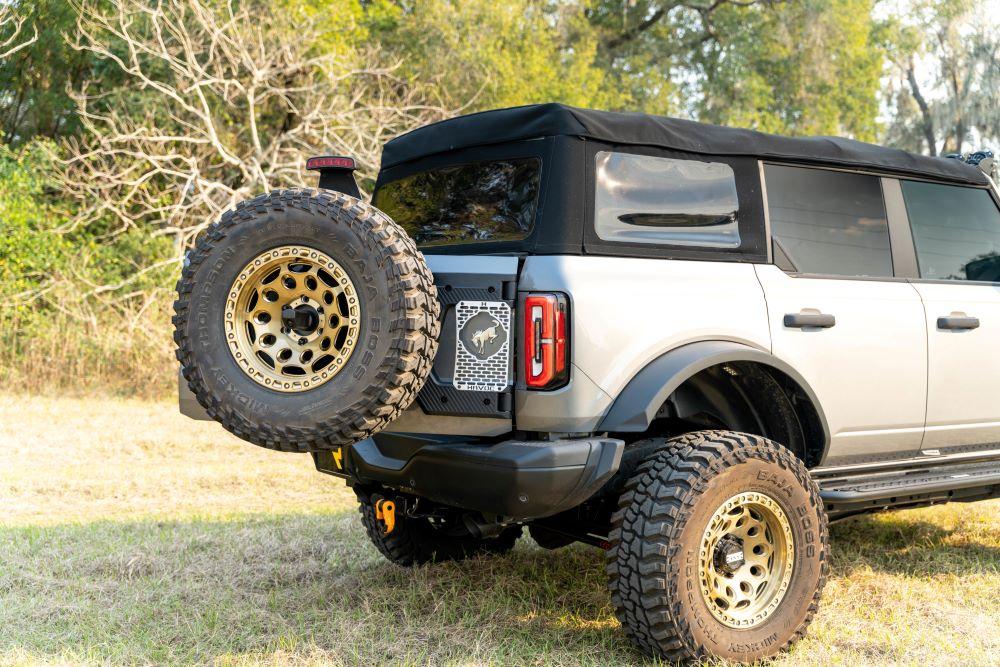 20230207 Havoc HD Cast Tailgate Hinge and Wheel Mount on Bronco LS 012 (1).jpg
