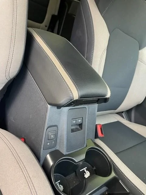 Ford Bronco Got Redline custom leather console and shift boot installed. 41