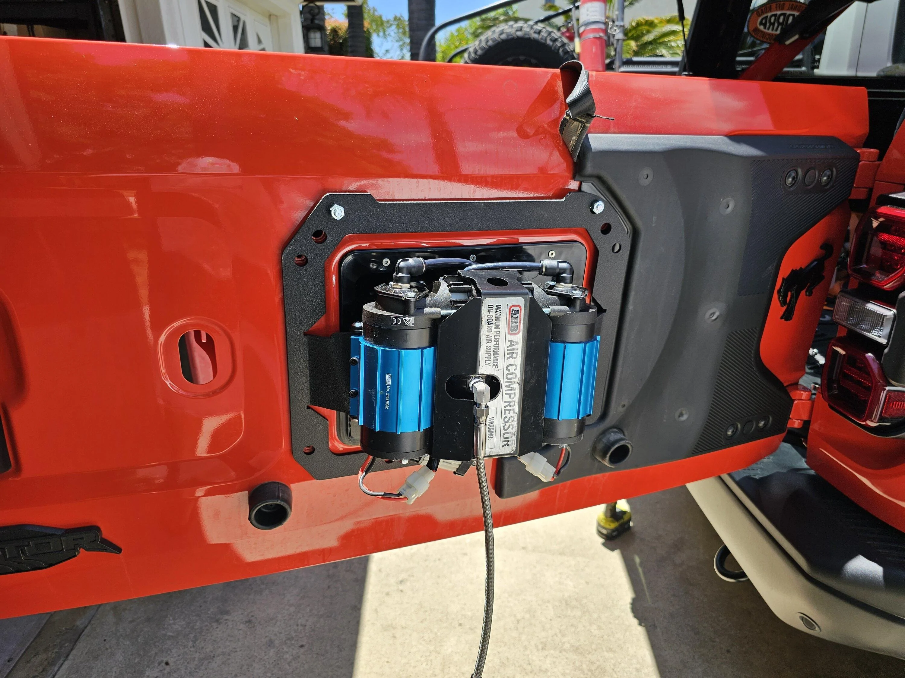 Ford Bronco AGS Off Road Air Gate Kit Installed in Bronco Raptor 20230624_122948