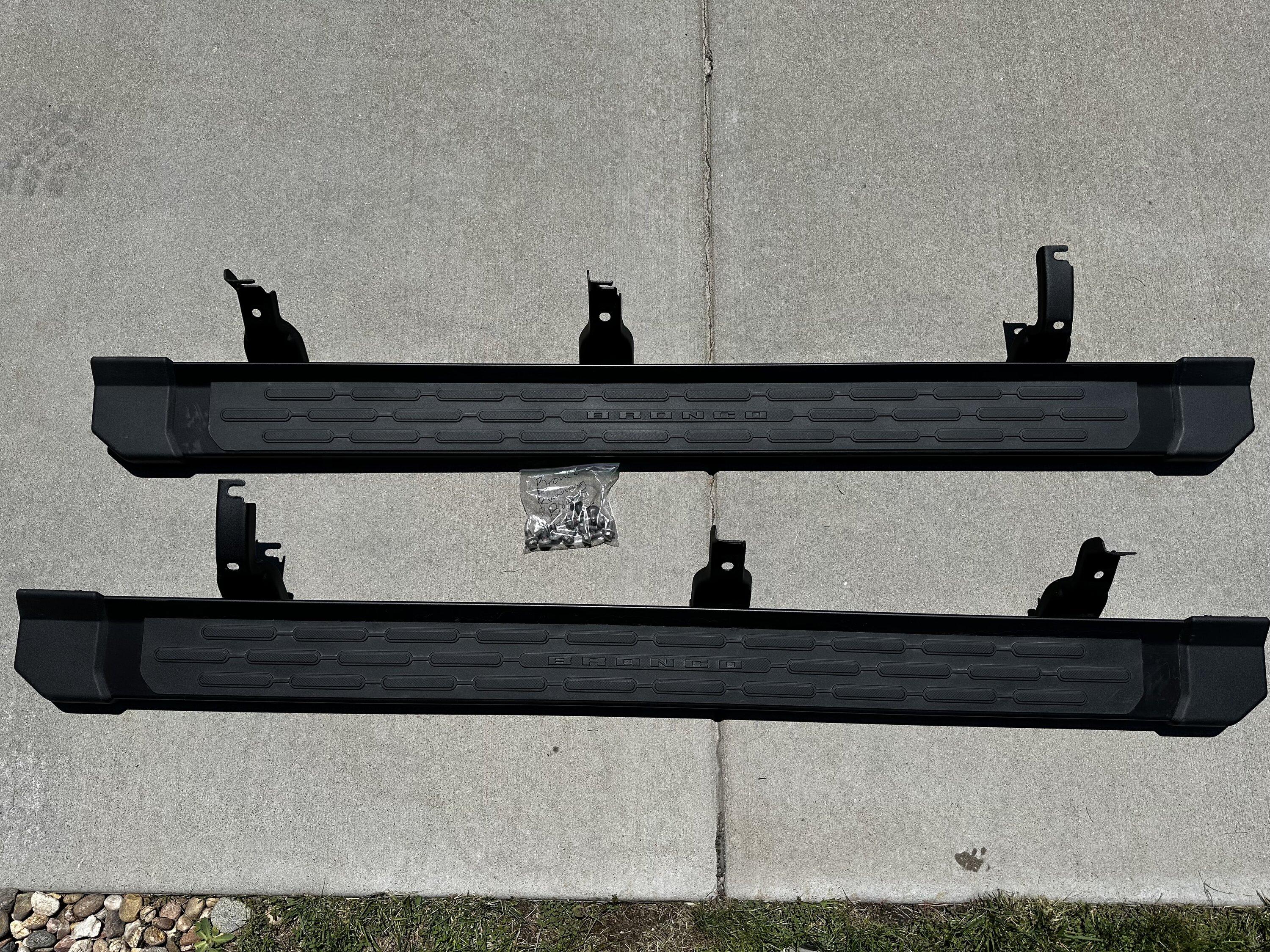 Ford Bronco FS: OEM 4dr Side Steps IMG_1486