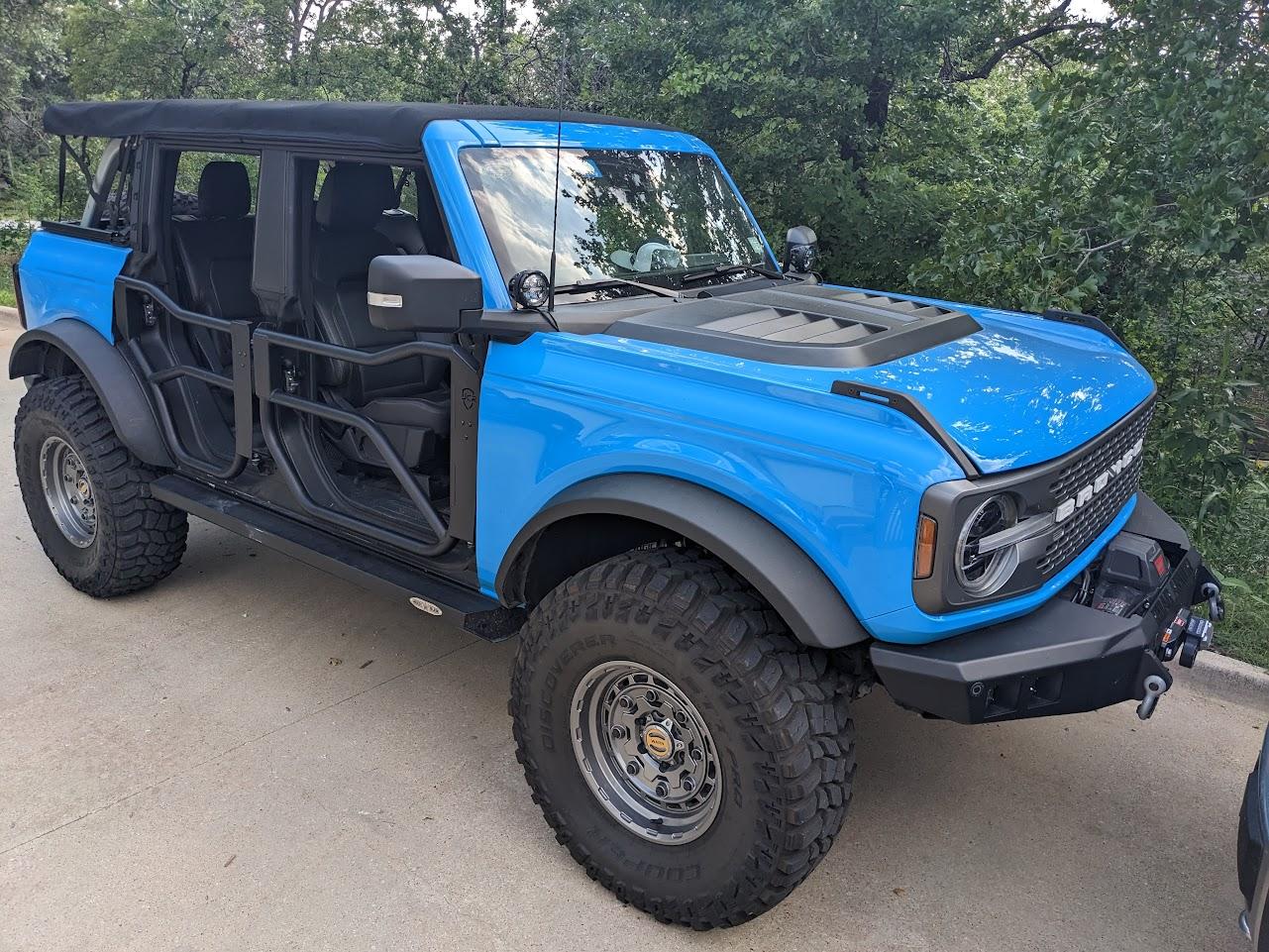Ford Bronco Bronco P*RN dZsLJN38uD4_D263Y7s7oic=w1281-h961-s-no?authuser=0