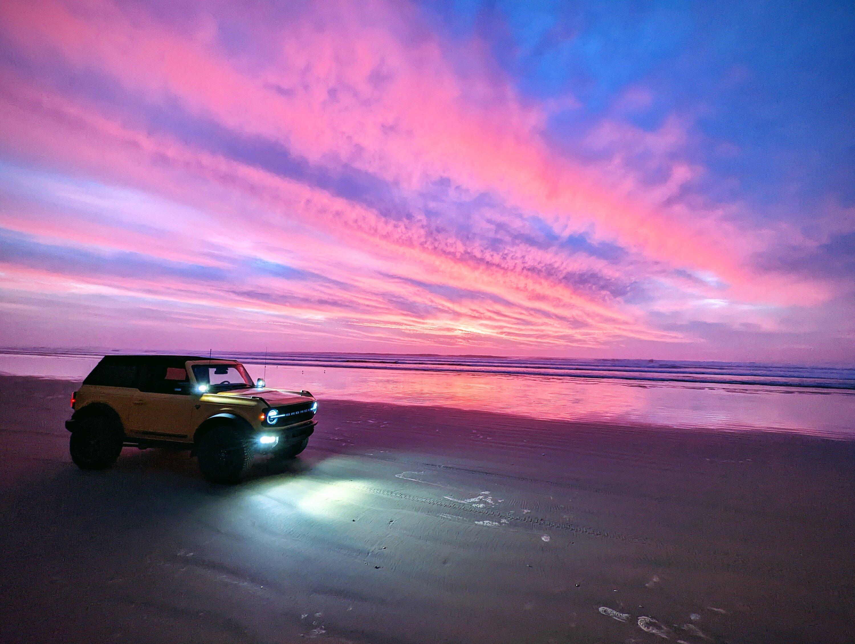 Ford Bronco Let’s see those Beach pics! PXL_20221128_010331646-EFFECTS