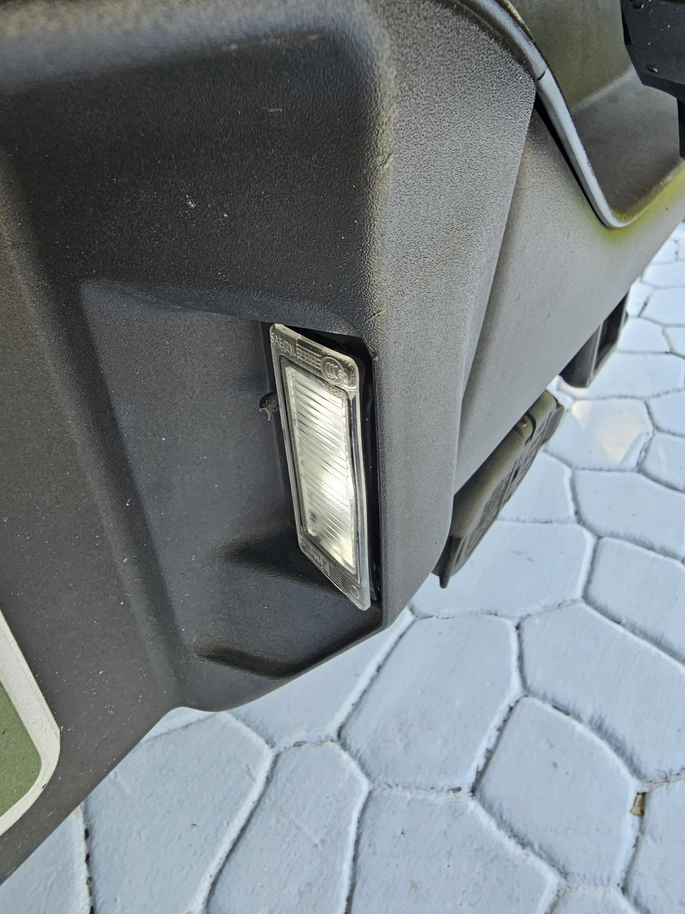 Ford Bronco Melted license plate light and bezel 20230628_094456