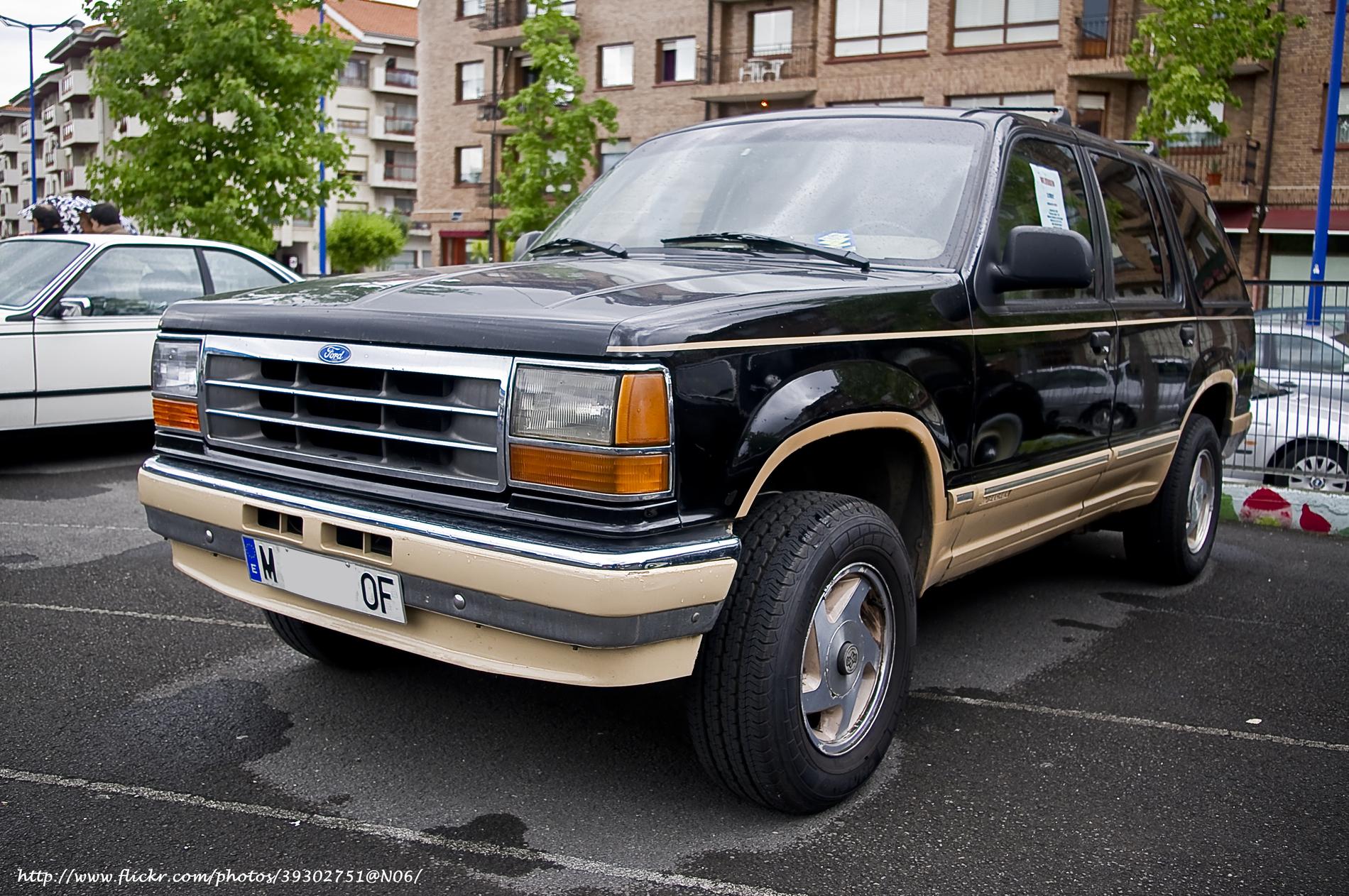 Ford Bronco More Interior Options & Colors -- Ford CEO Farley is listening to Bronco6g members! 1992_Ford_Explorer_Eddie_Bauer_%286005113836%29