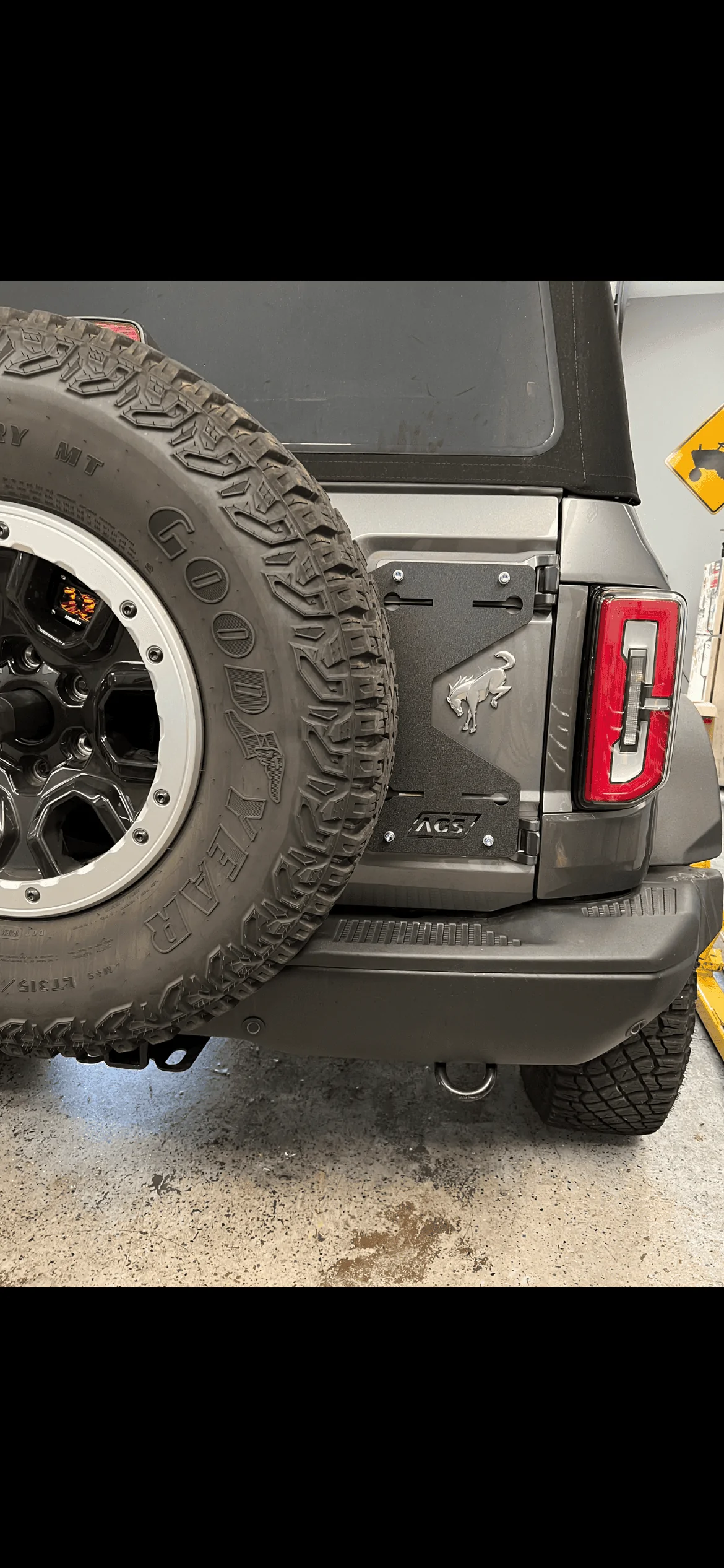 Ford Bronco AGS Off-Road Tailgate Reinforcement Compressor Mount 06C06ADF-D5A0-415E-B2AB-0E6671C5A1E0