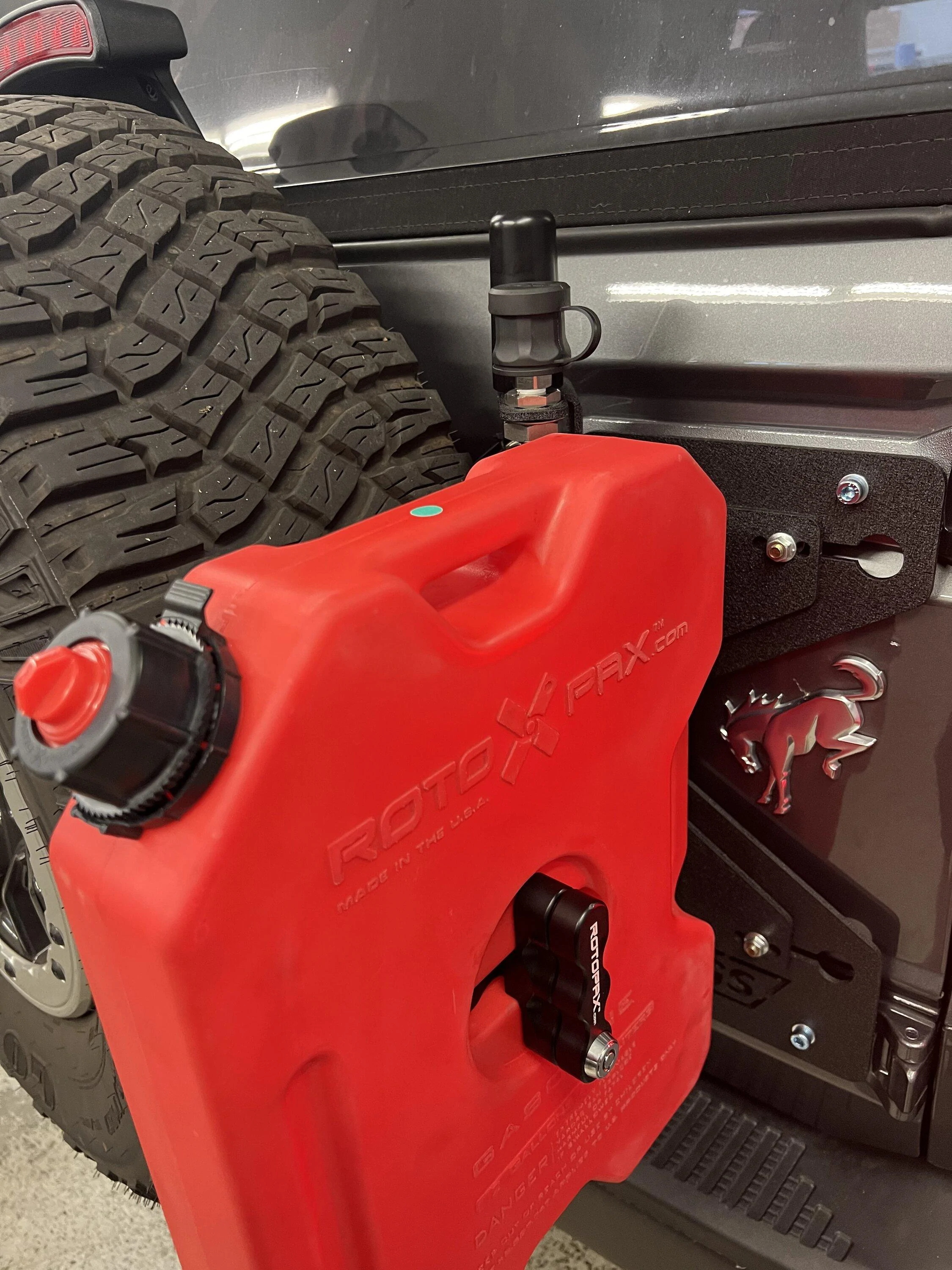 Ford Bronco AGS Off-Road Tailgate Reinforcement Compressor Mount EED7B7EA-1834-420D-B8C4-6EA245B2B77A