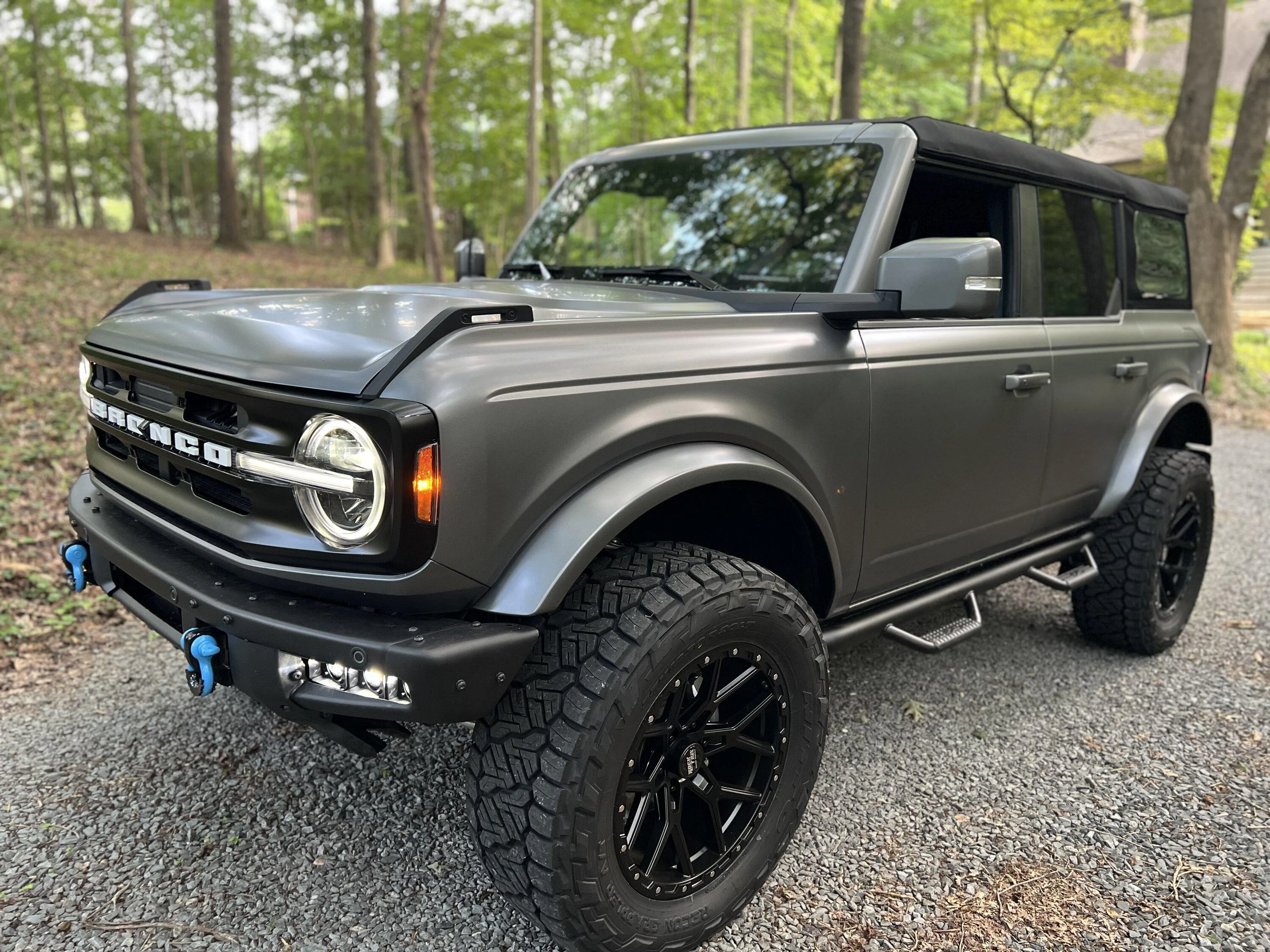 Ford Bronco CARBONIZED GRAY Bronco Club C284050E-5BC6-46F2-B681-FA8C584E2697
