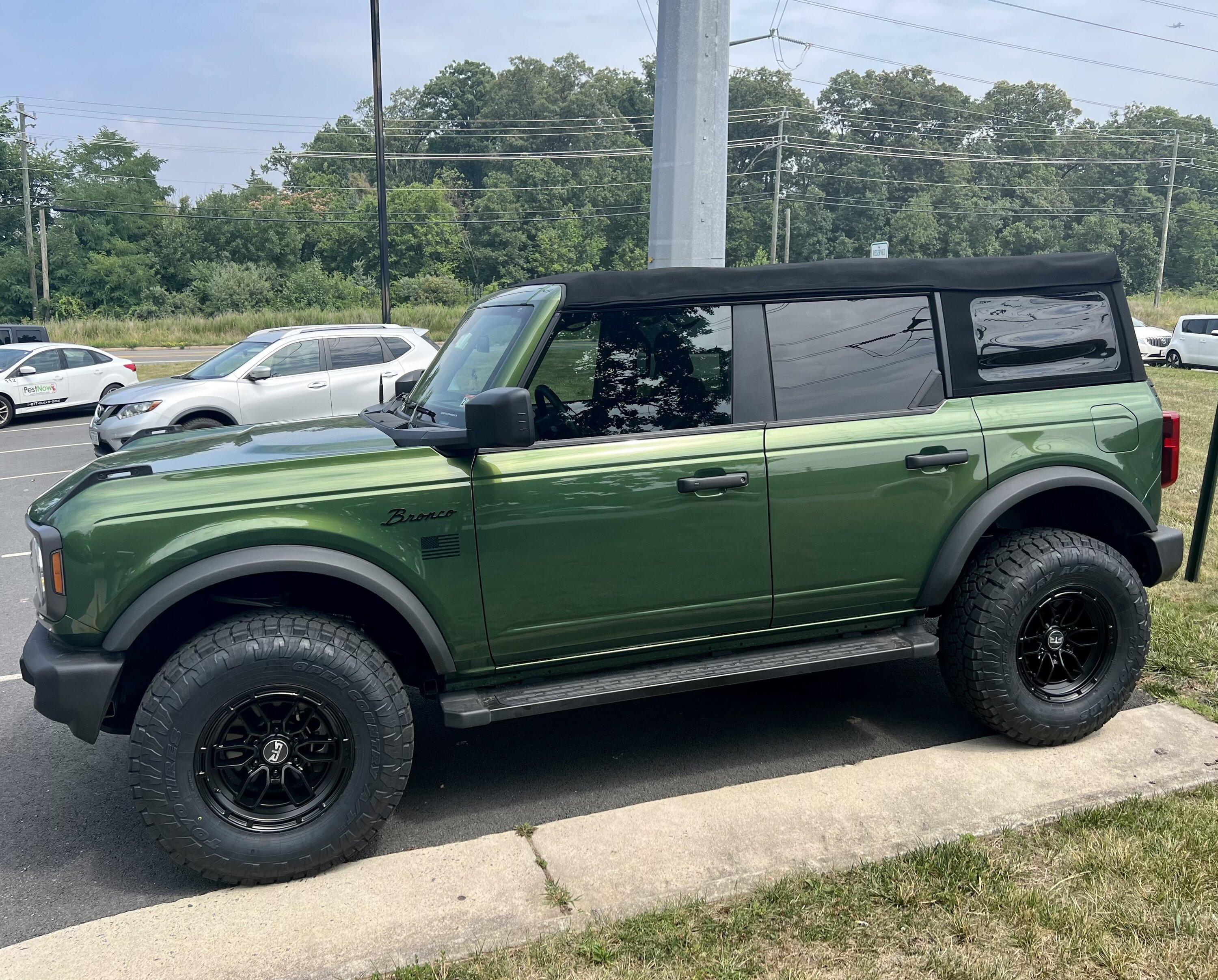 Ford Bronco ERUPTION GREEN Bronco Club IMG_9567