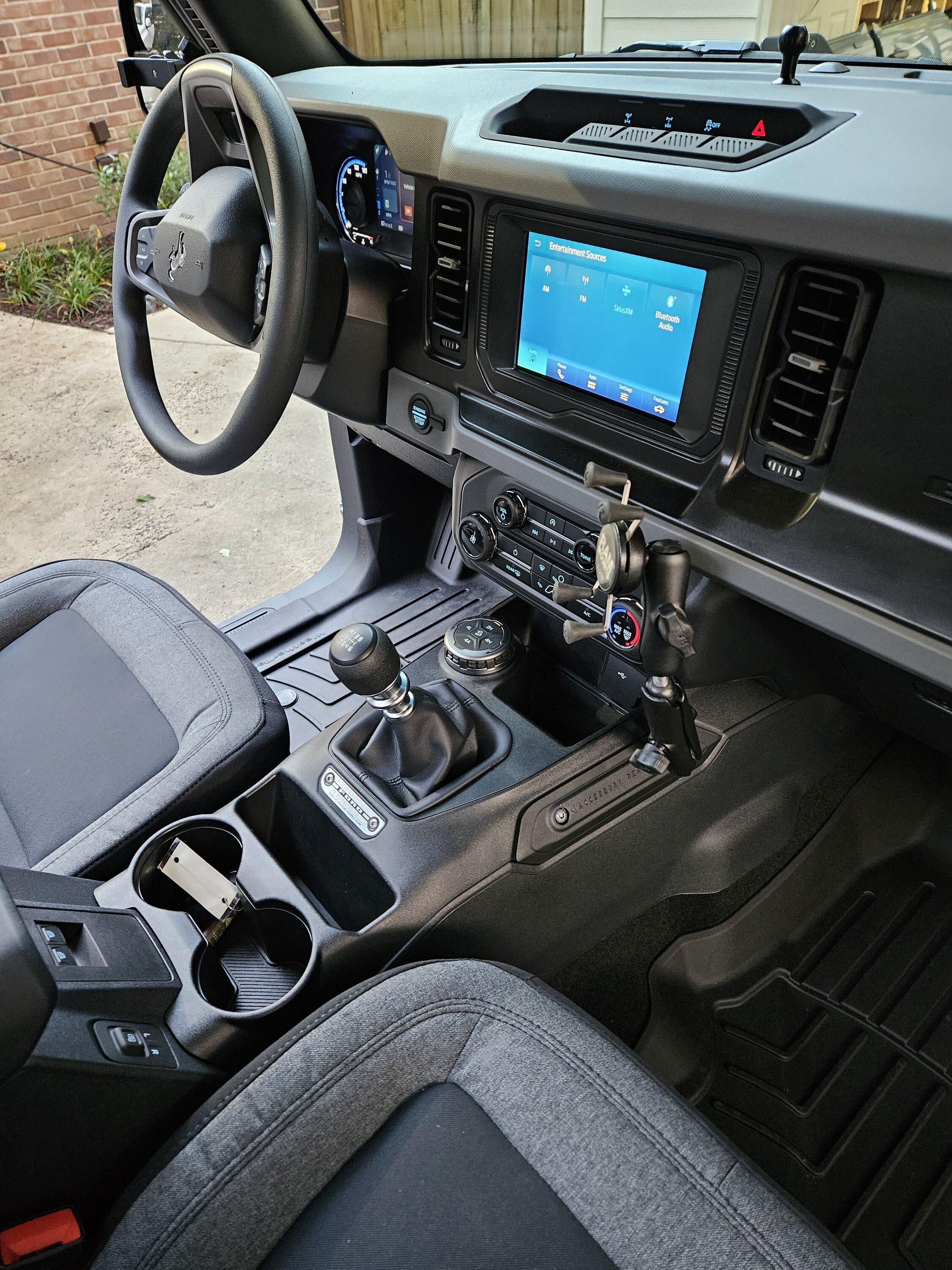 Ford Bronco Base model phone mount 20230630_203816