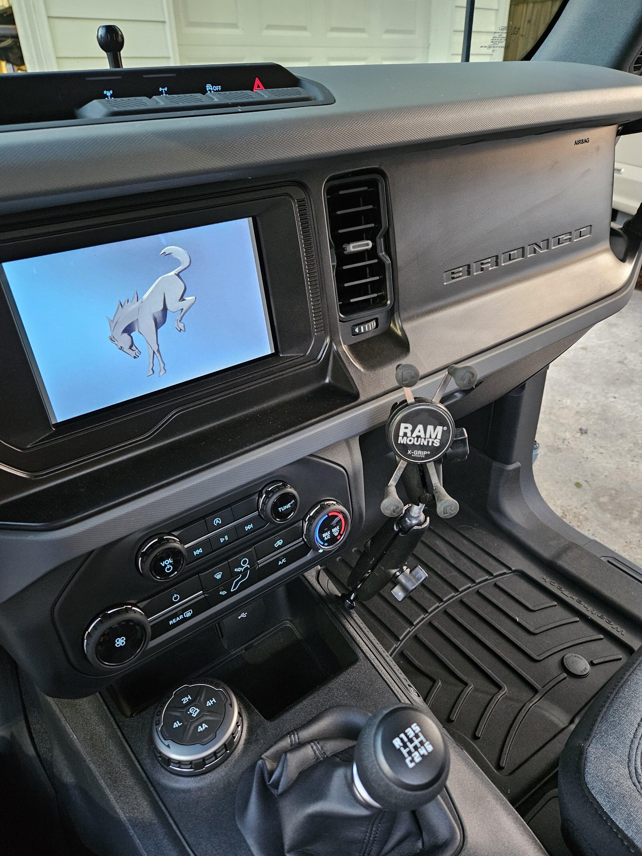 Ford Bronco Base model phone mount 20230630_203739