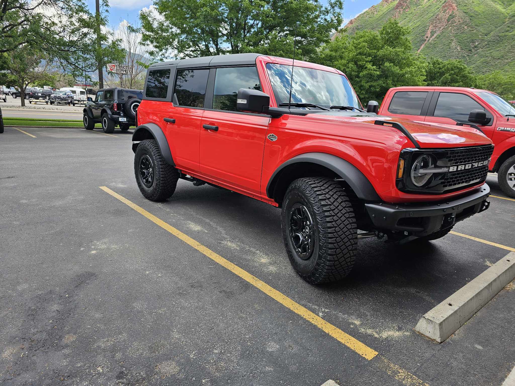 Ford Bronco 2023 Wildtrak vs Badlands Bronco2