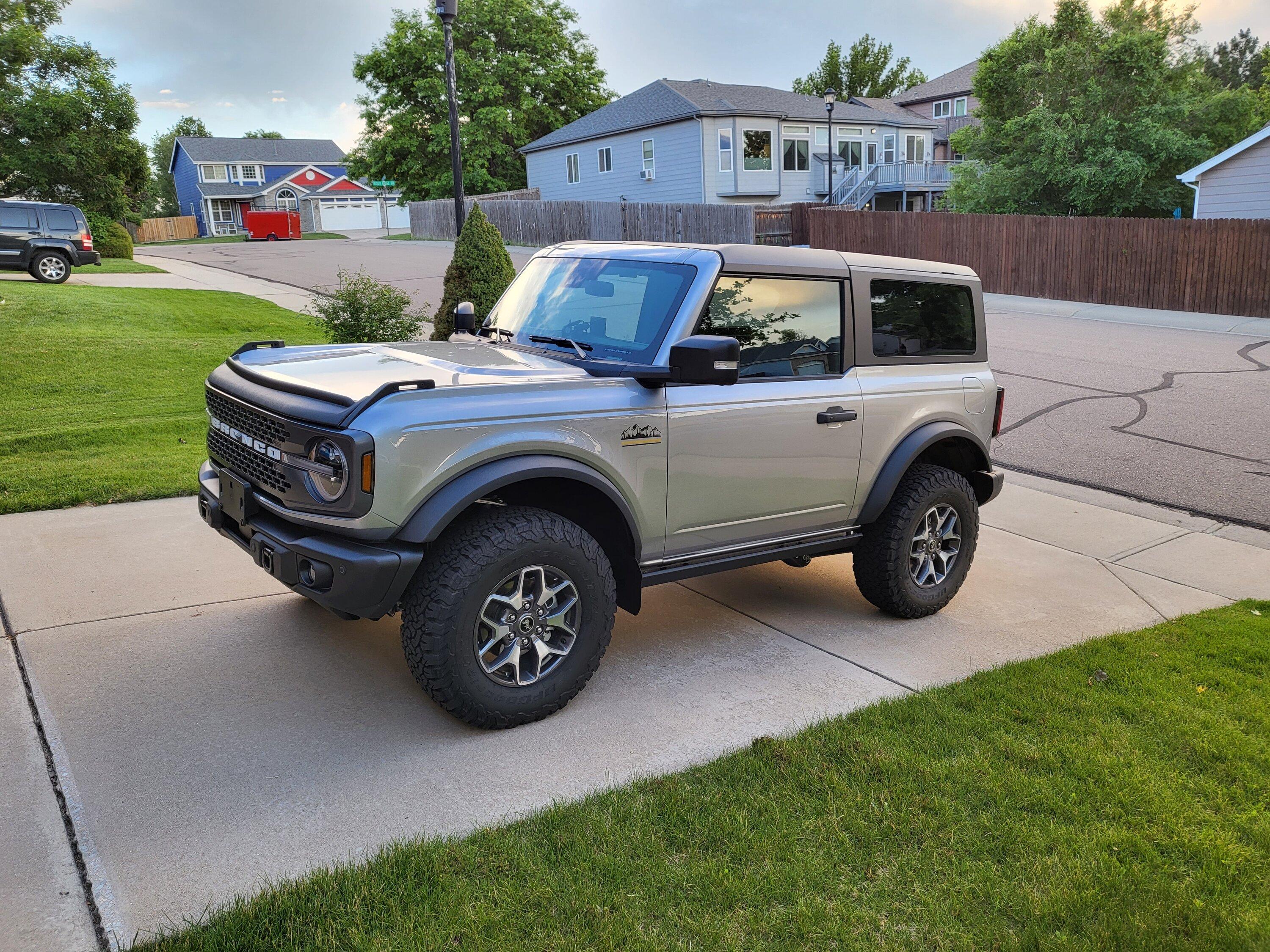 Ford Bronco ICONIC SILVER Bronco Club 2023-07-01 20.06.12