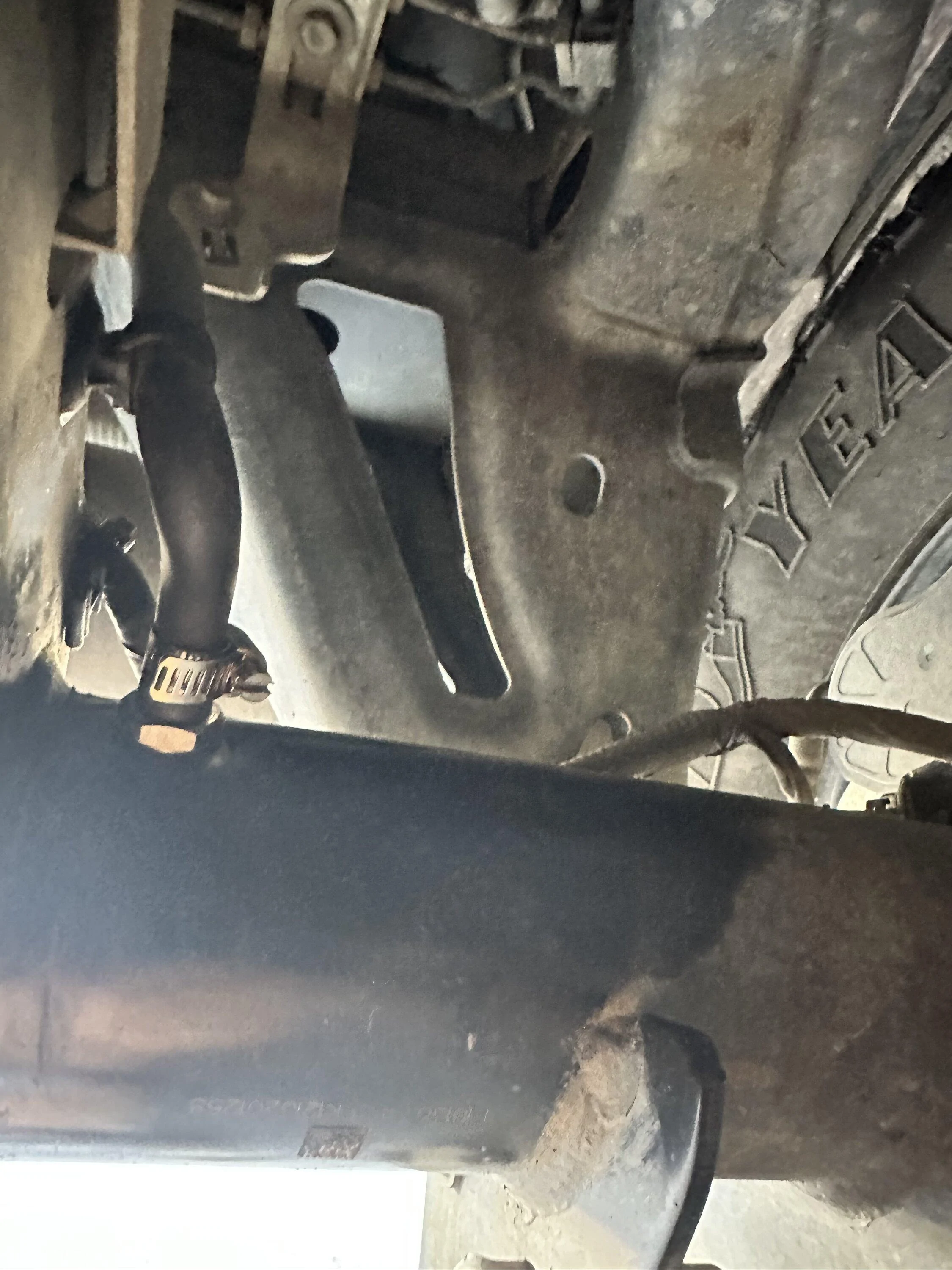 Ford Bronco Leaky rear axle? IMG_1093