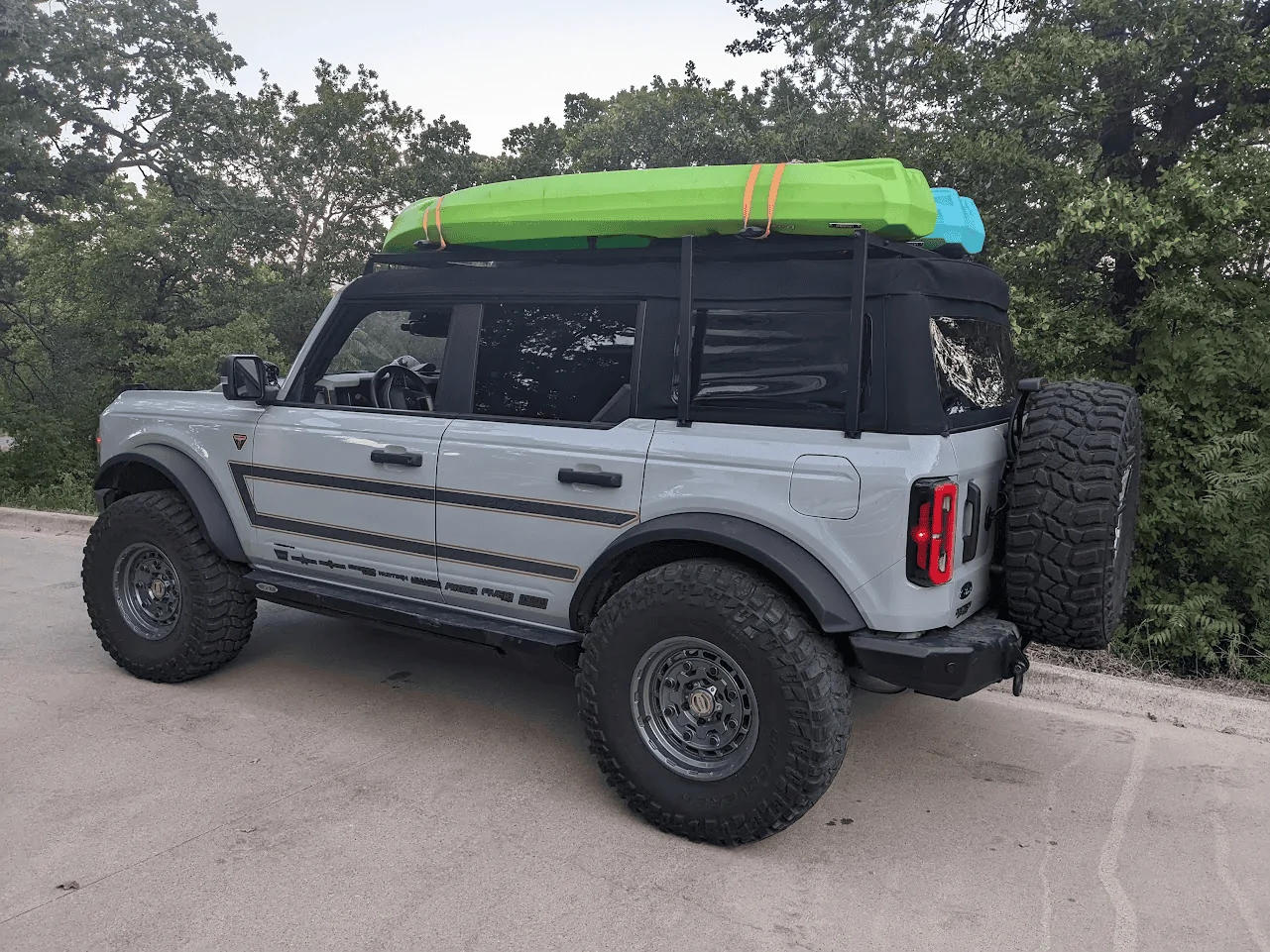 Ford Bronco . 1688583487011