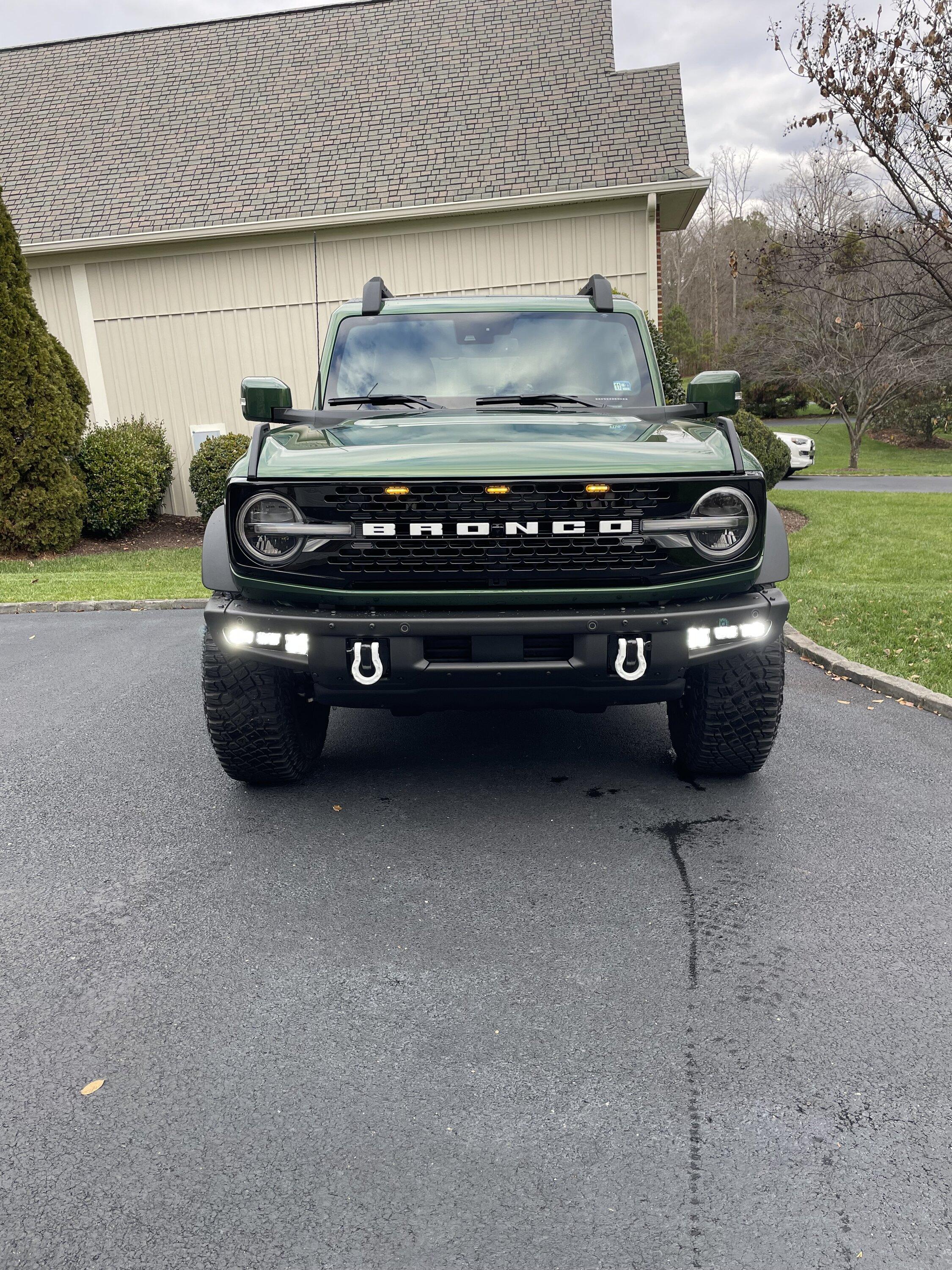 Ford Bronco OUTER BANKS OEM FRONT GRILLE (NEW) IMG_4418