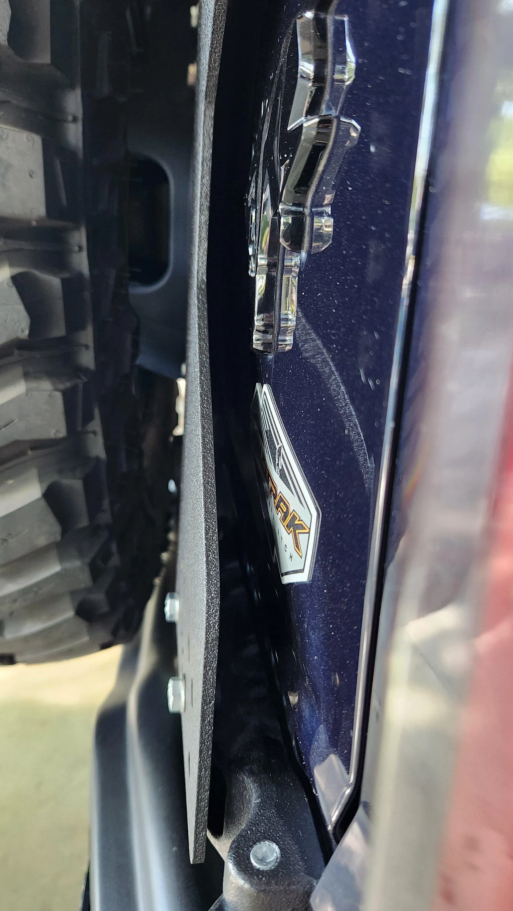 Ford Bronco Raptor Tailgate Hinges installed with Hammerbilt Bracket 20230706_171015