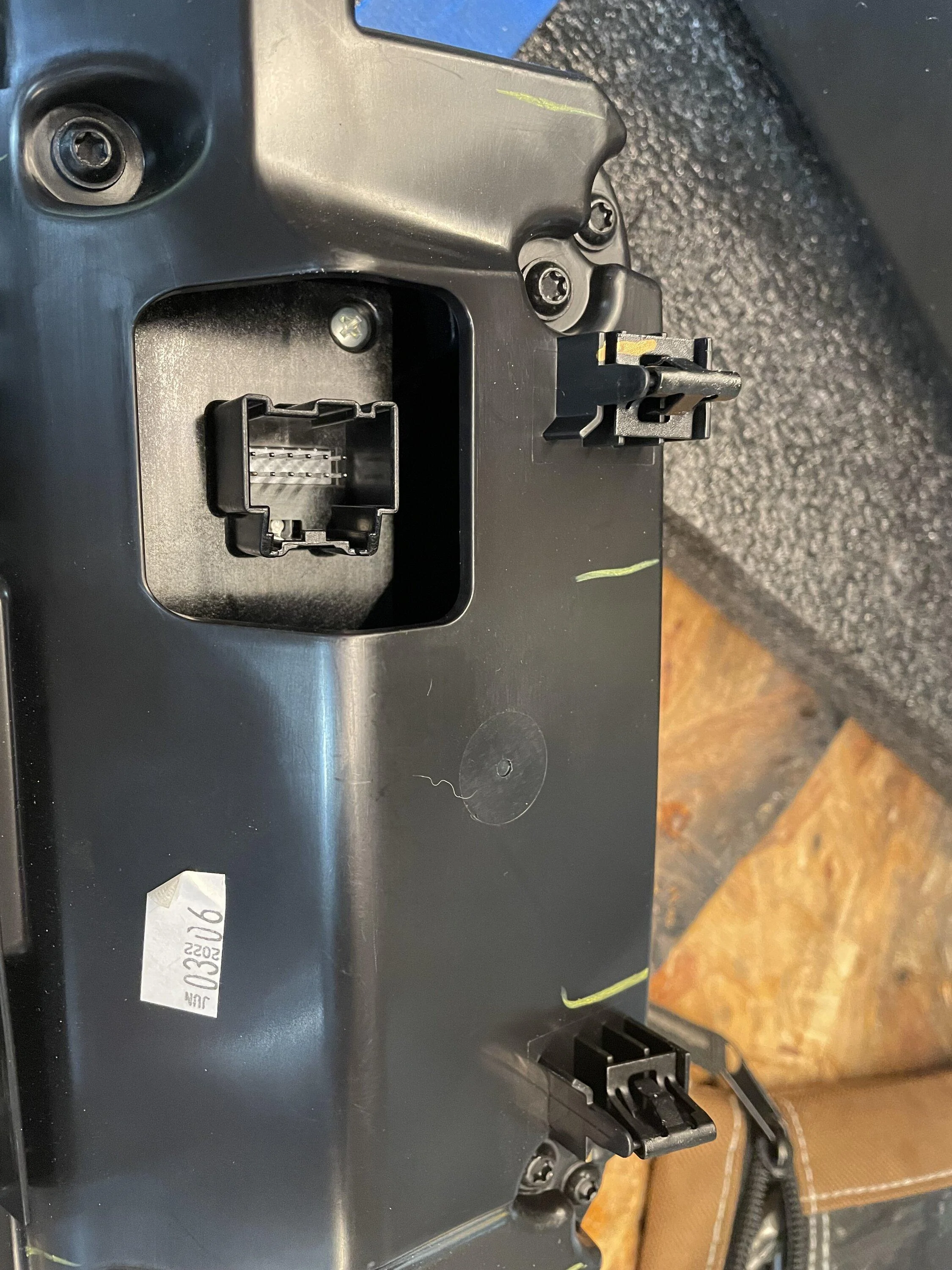 Ford Bronco DIY- Auxiliary Switch plug pinout ? IMG_1812
