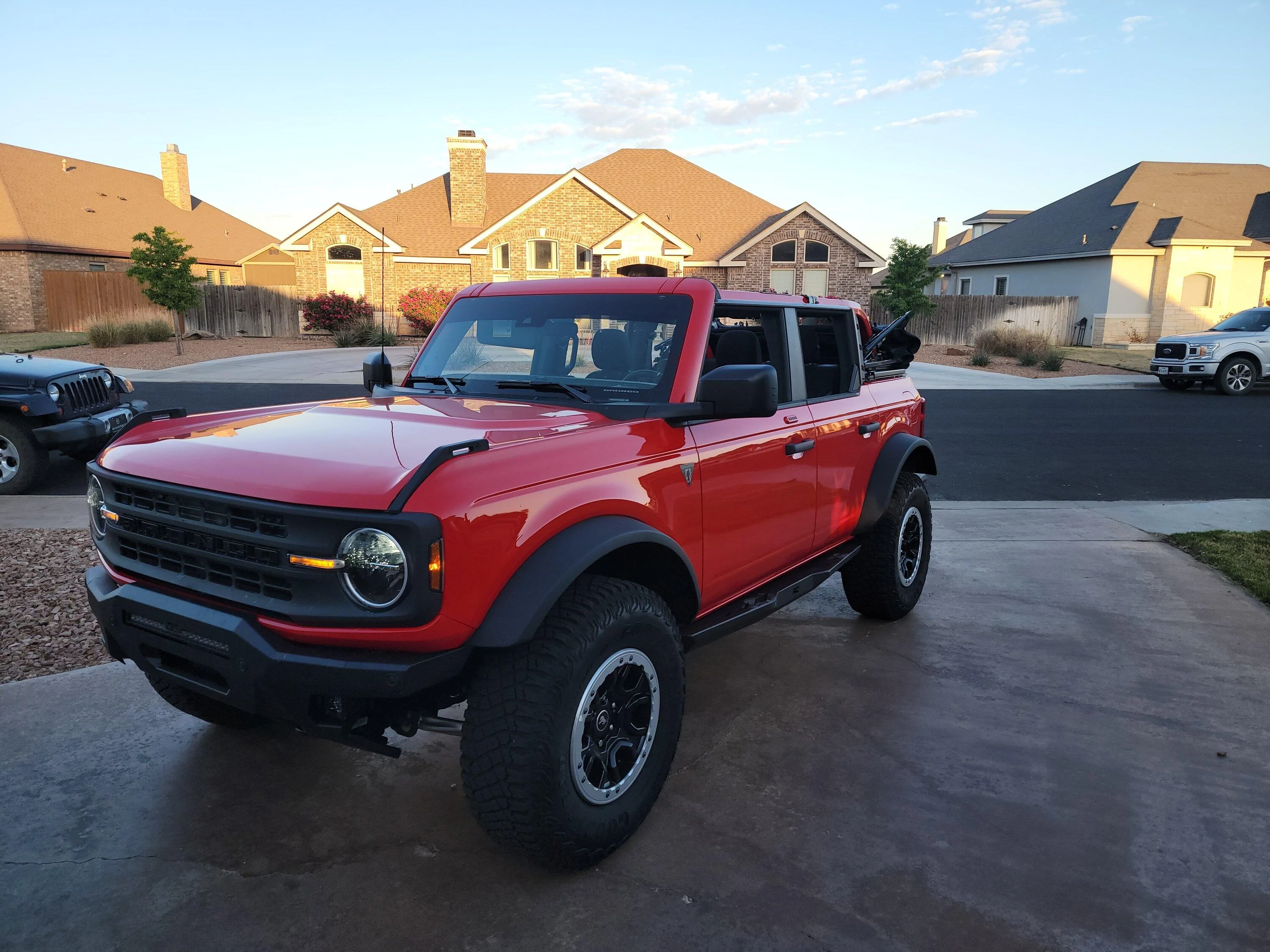 Ford Bronco Building Off a Base 20230416_195347
