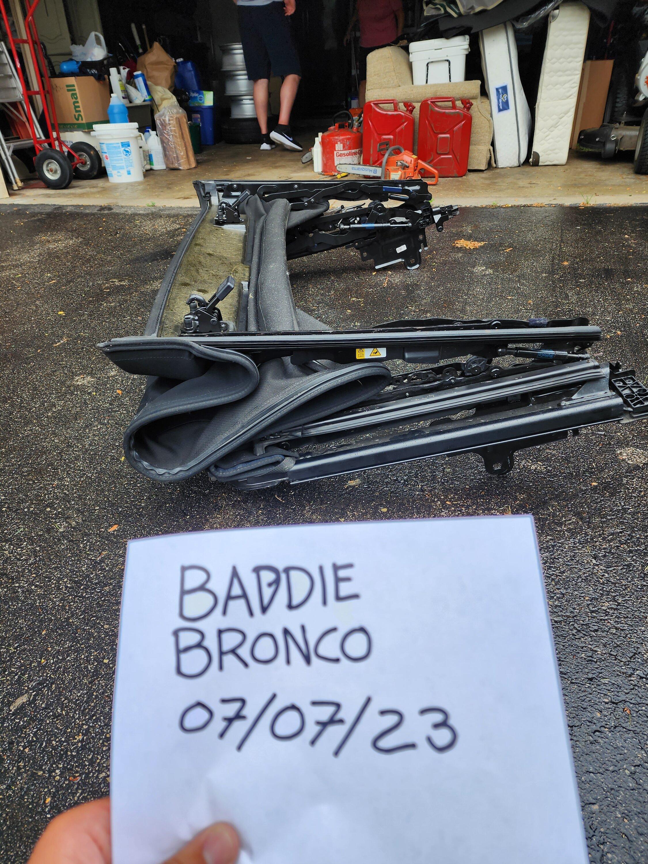 Ford Bronco 2021 OEM Soft Top 20230708_141811