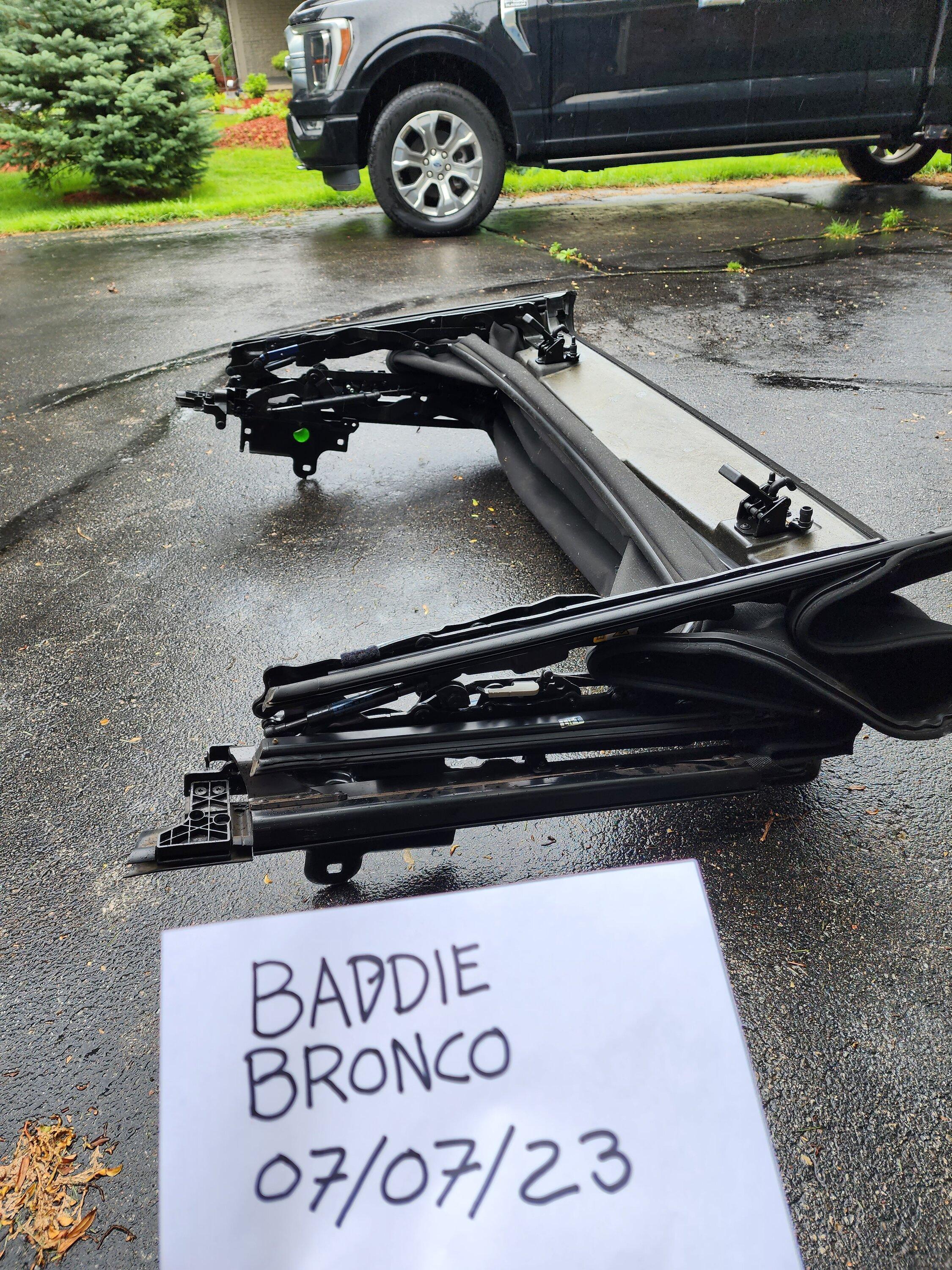 Ford Bronco 2021 OEM Soft Top 20230708_141746