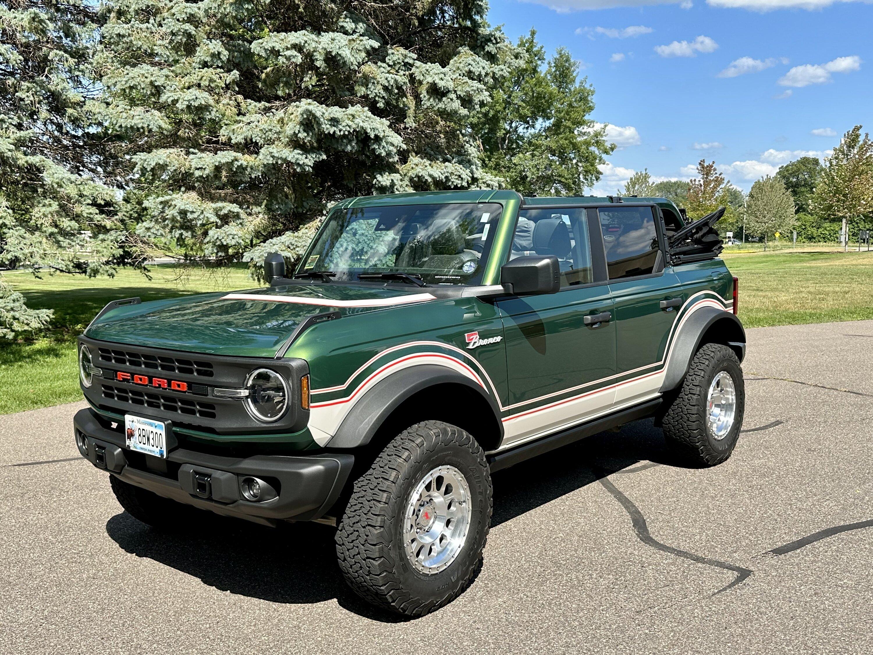 Ford Bronco ERUPTION GREEN Bronco Club IMG_2773