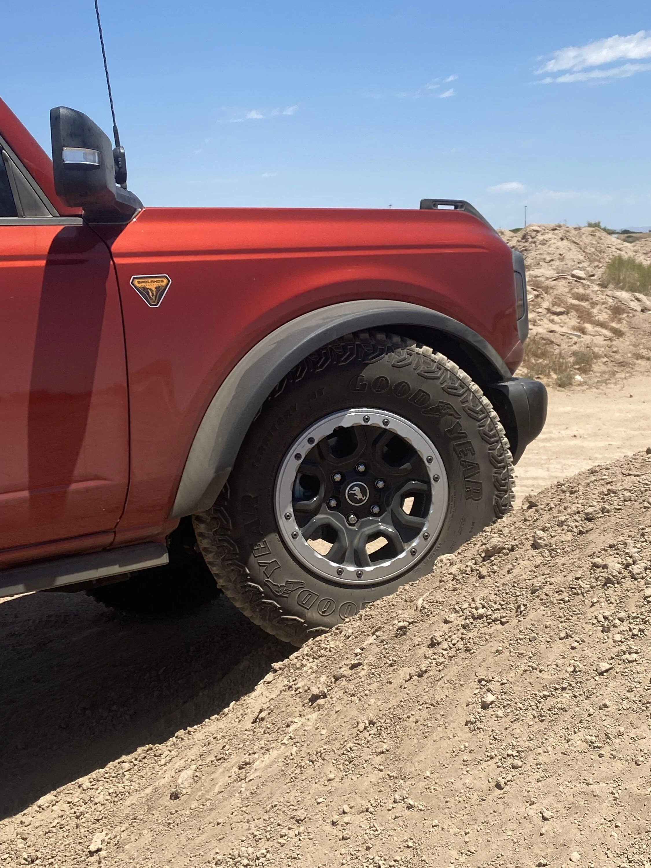 Ford Bronco ADS Racing Shocks Bronco Kit IMG_5365