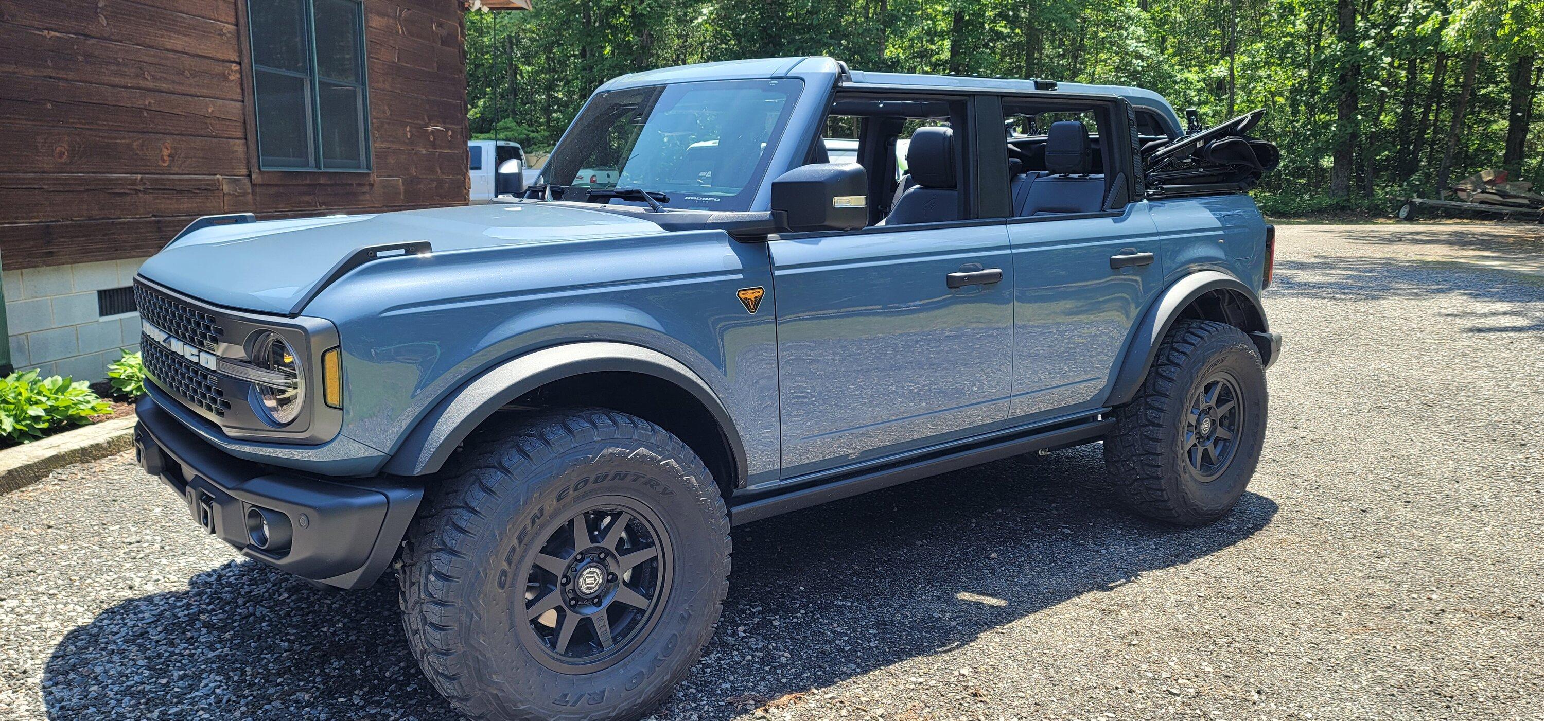 Ford Bronco BOSS'S(wife's) Azure Gray Metallic Badlands 20230514_134543