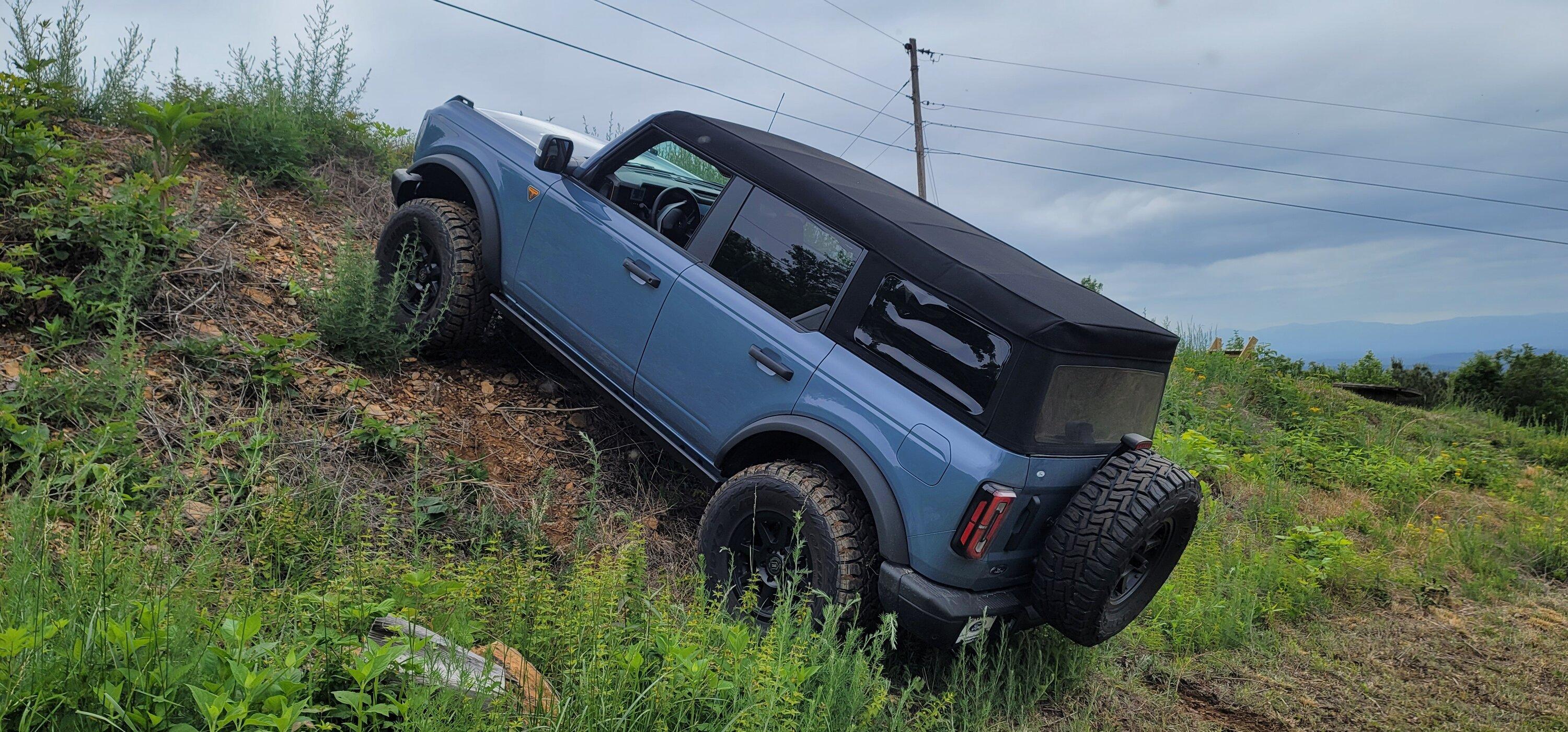 Ford Bronco BOSS'S(wife's) Azure Gray Metallic Badlands 20230519_165013