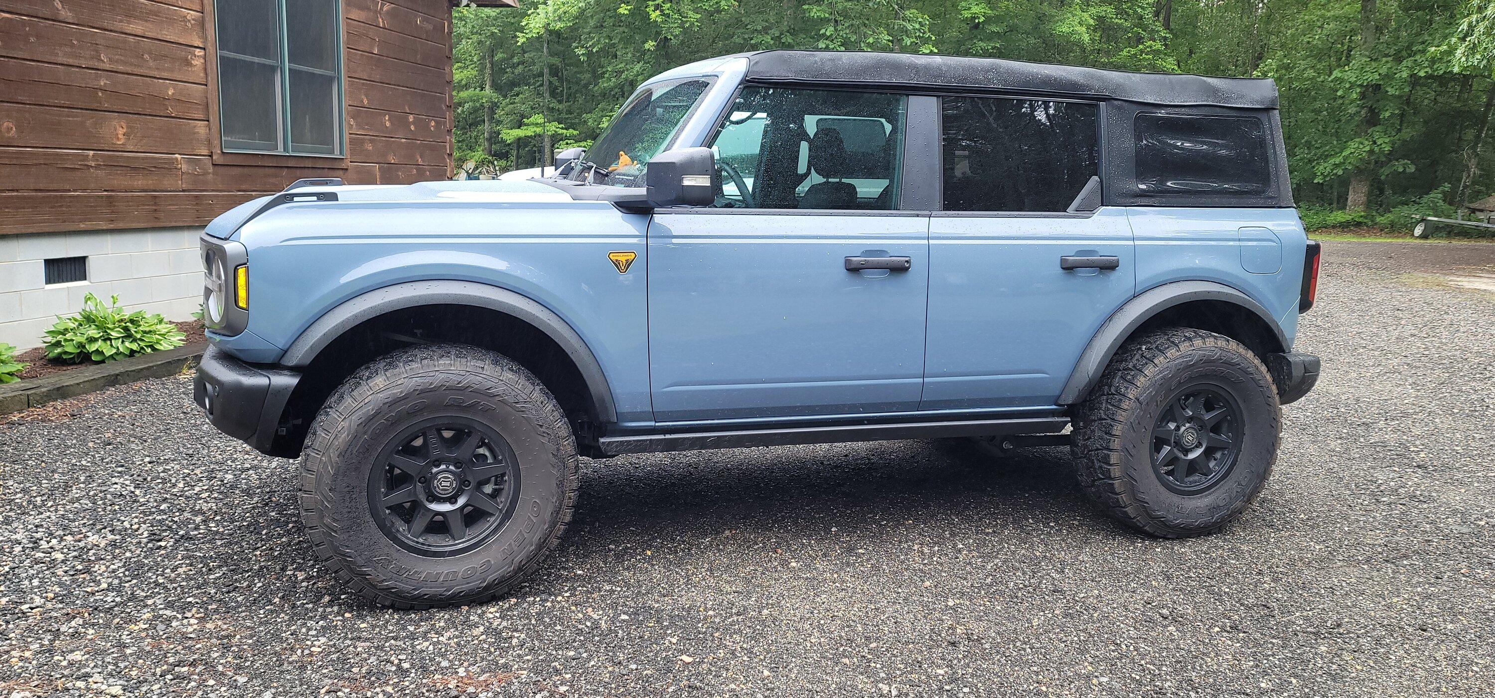 Ford Bronco BOSS'S(wife's) Azure Gray Metallic Badlands 20230528_154324