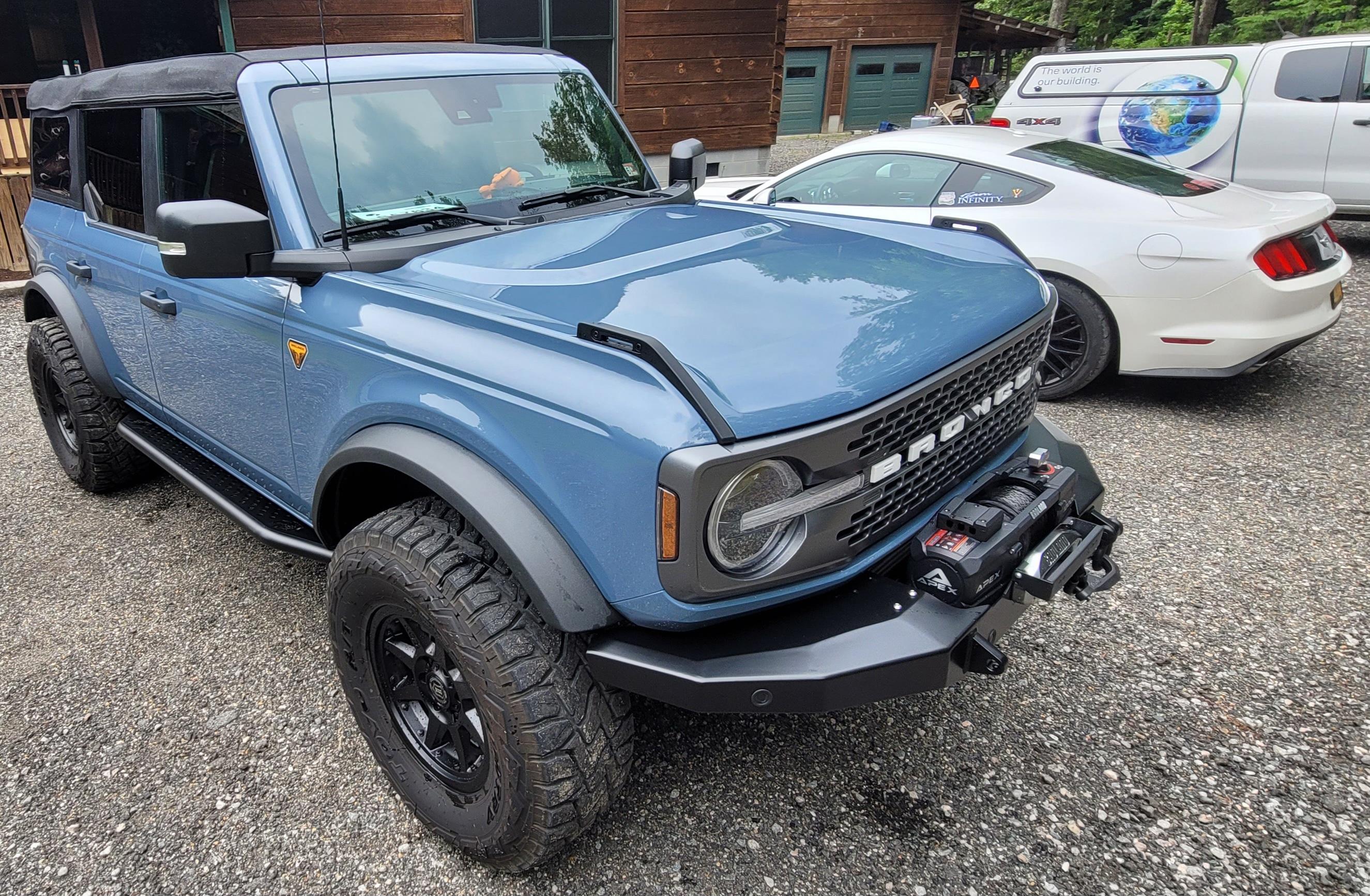Ford Bronco BOSS'S(wife's) Azure Gray Metallic Badlands 20230607_155339