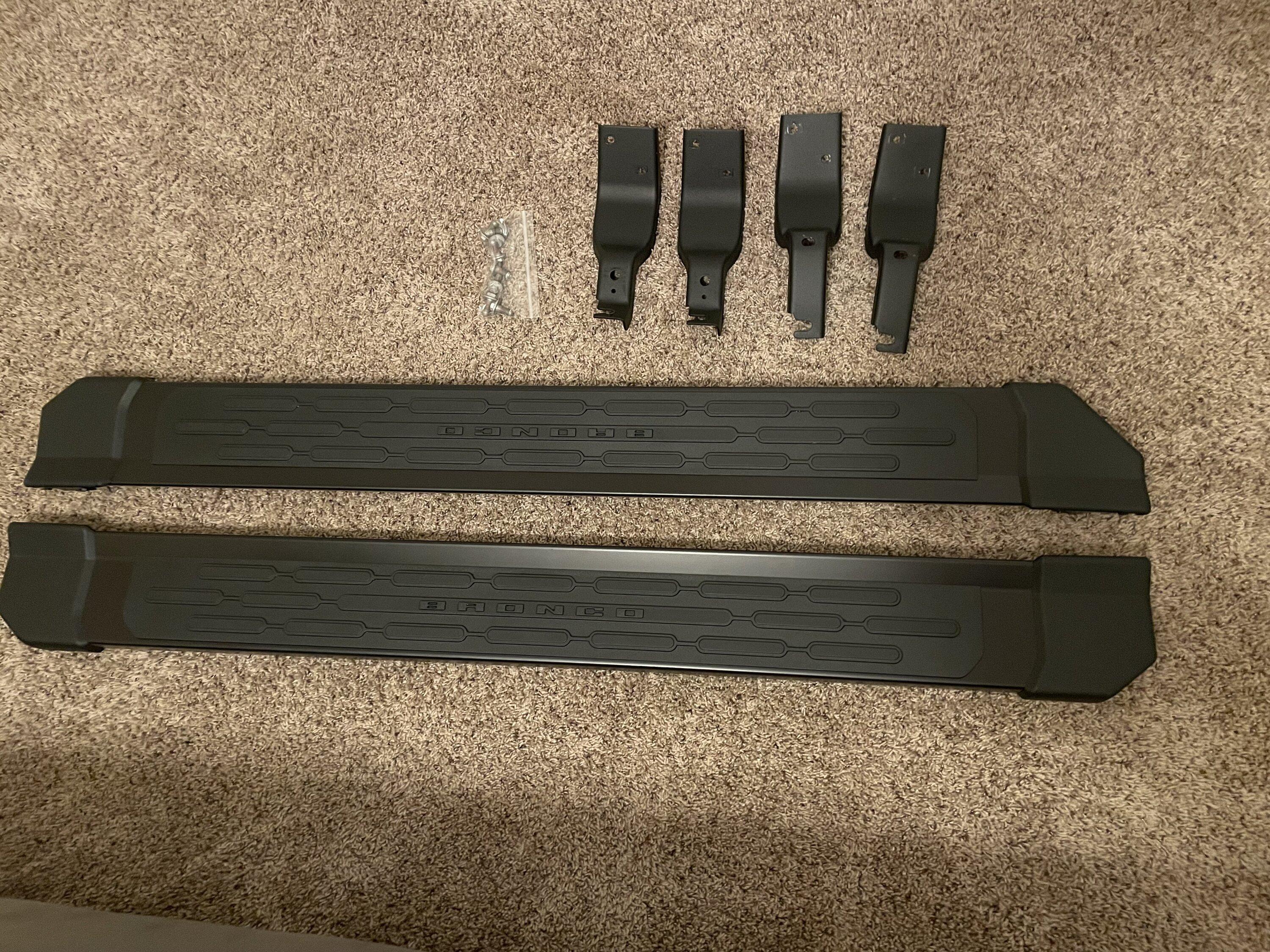 Ford Bronco Nashville - OEM 2 door side steps IMG_3802