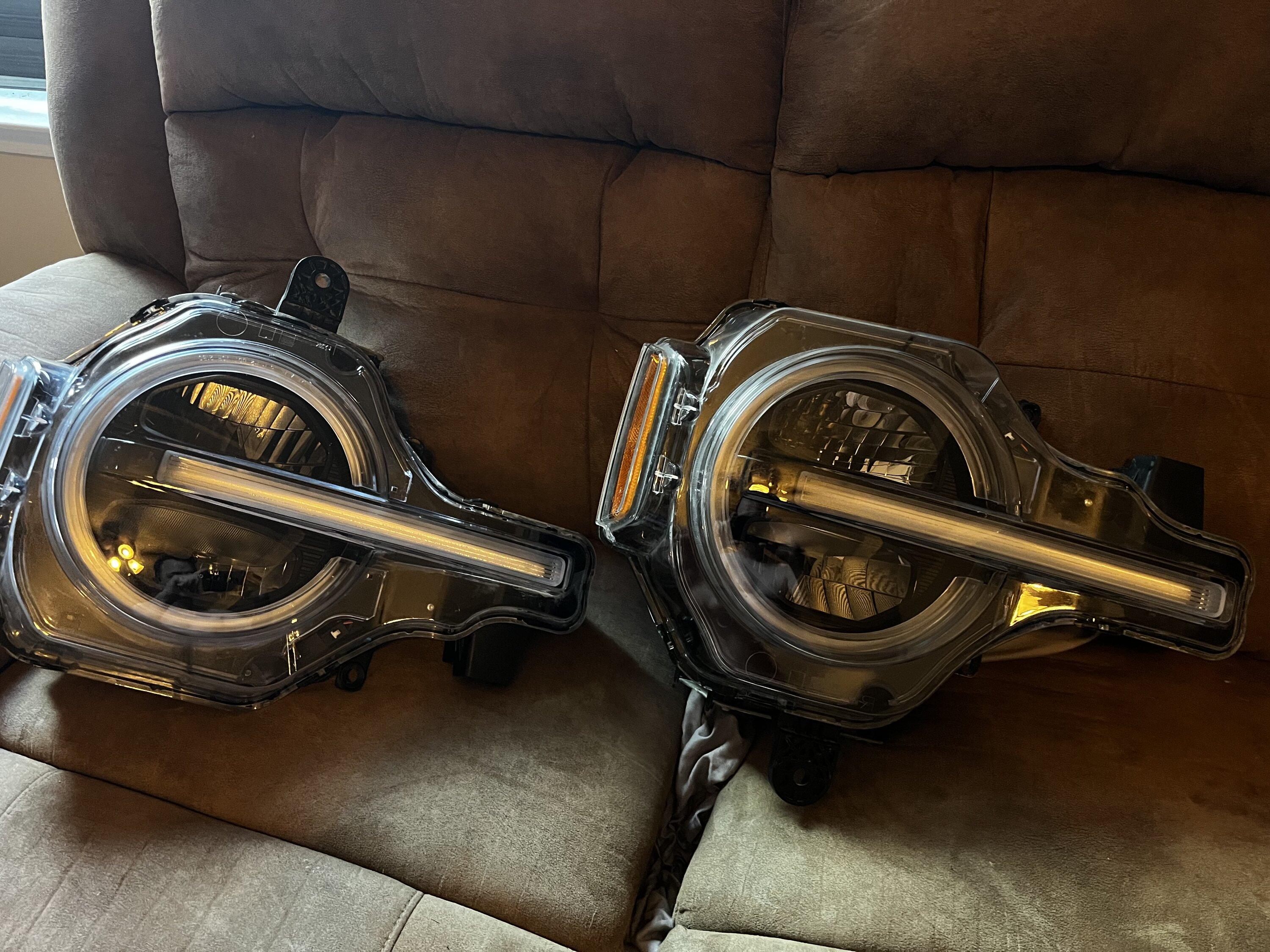 Ford Bronco 2022 signature lights IMG_6992