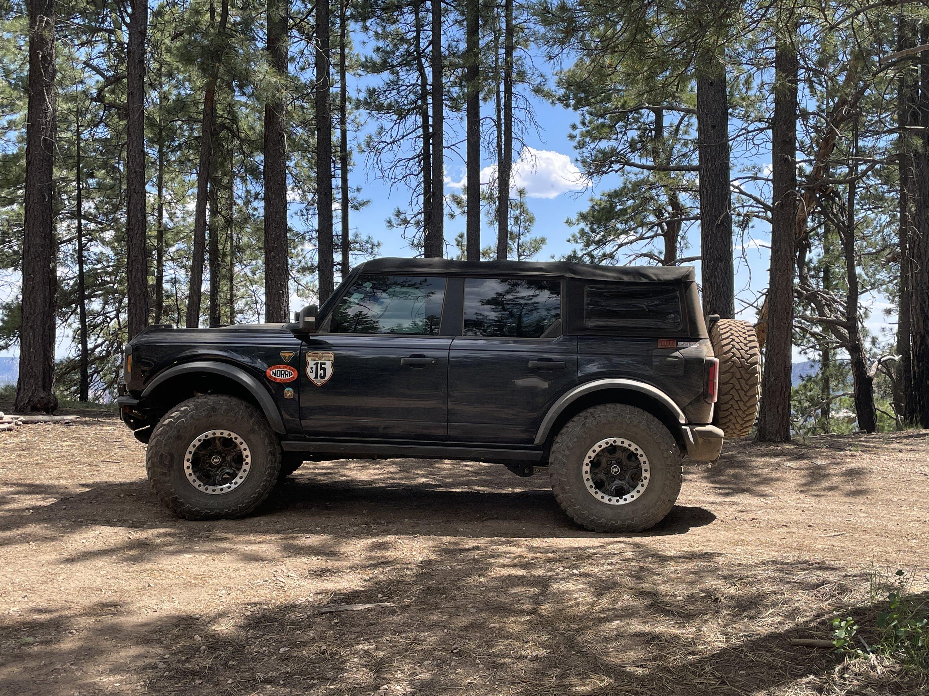 Ford Bronco Broncos on the trails in Arizona GC2