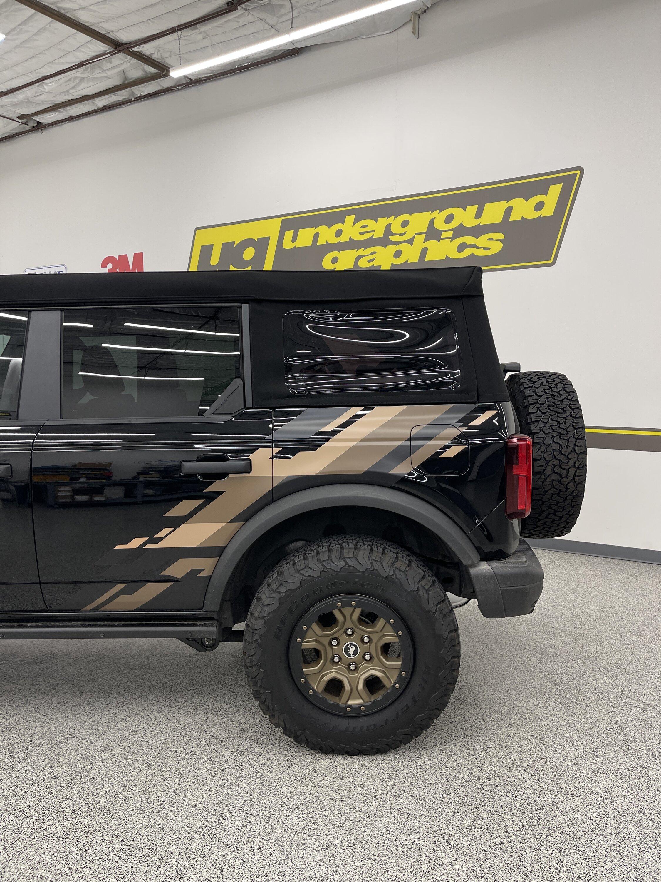 Ford Bronco Black Diamond w/ brown Braptor Graphics IMG_3617.JPG