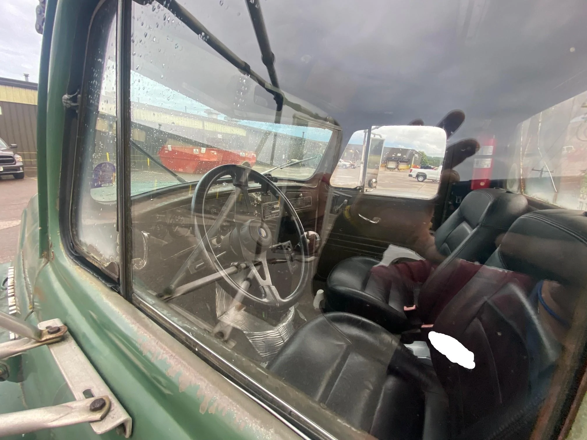 Ford Bronco International R-202 3-6