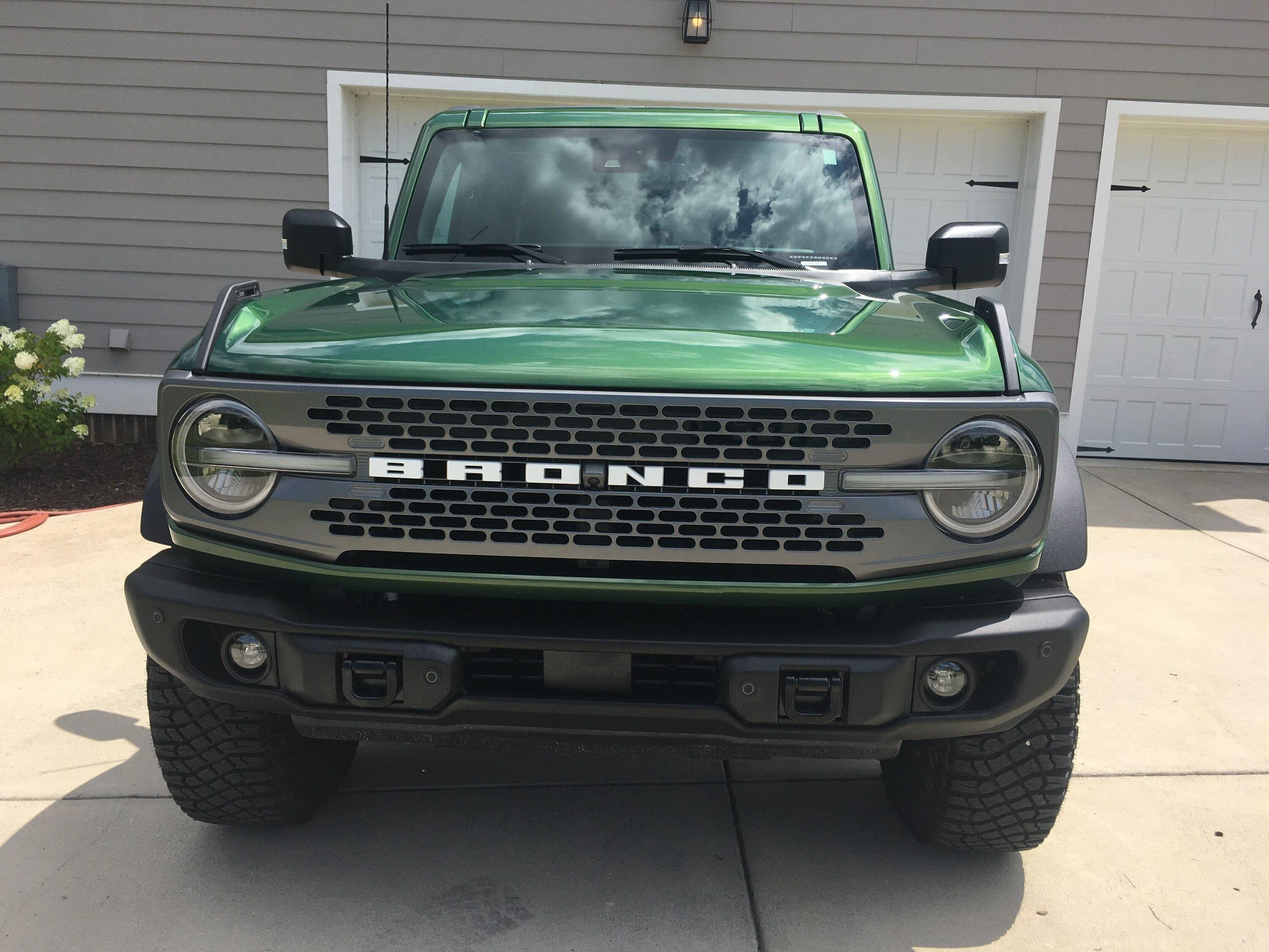 Ford Bronco ERUPTION GREEN Bronco Club Bronco2