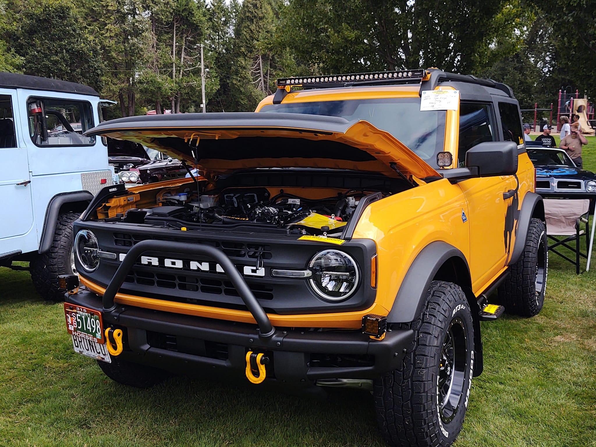Ford Bronco 2-Door Bronco Glamour Shots? CarShow1