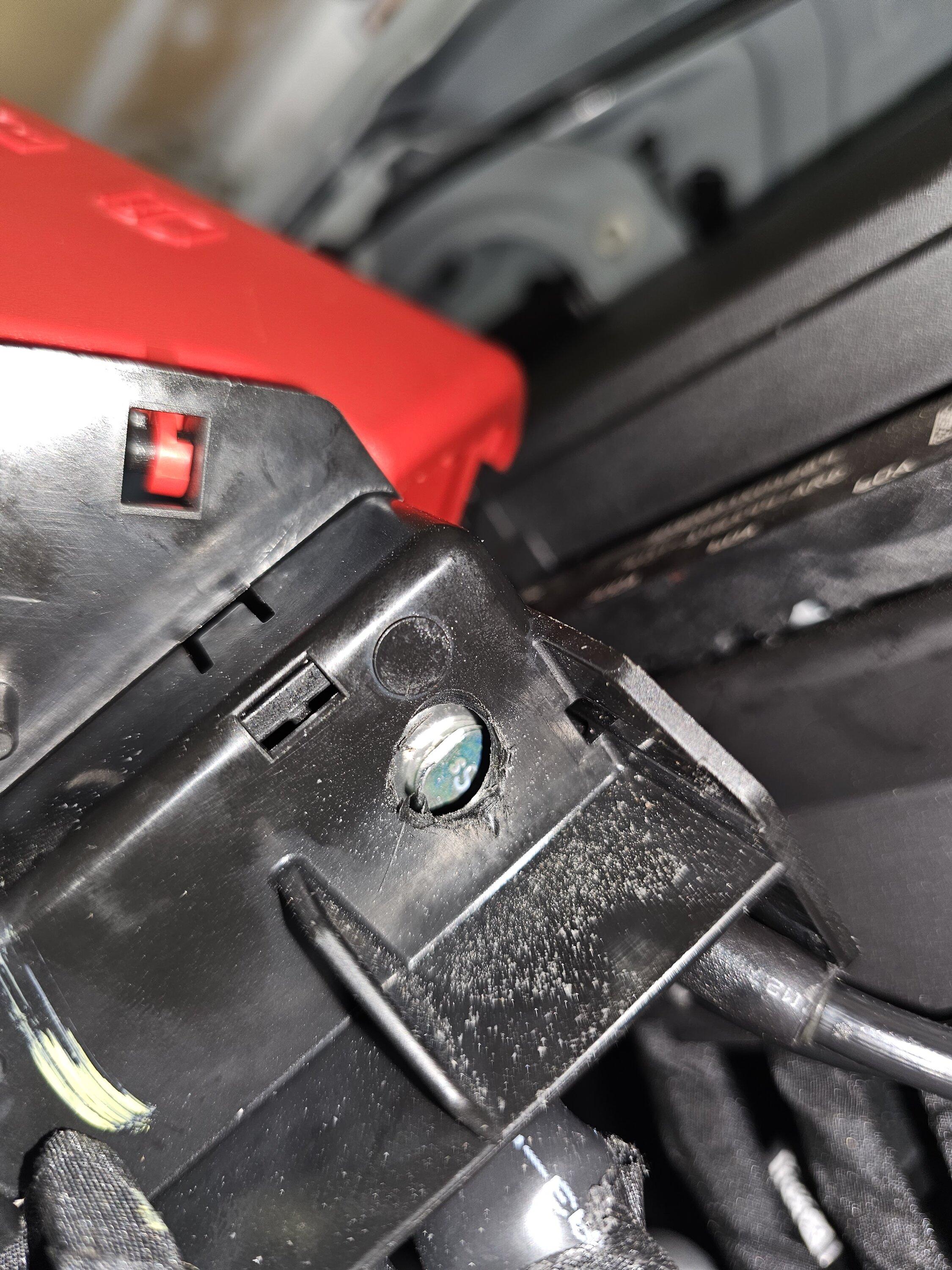 Ford Bronco Battery Terminal info 20230715_123845