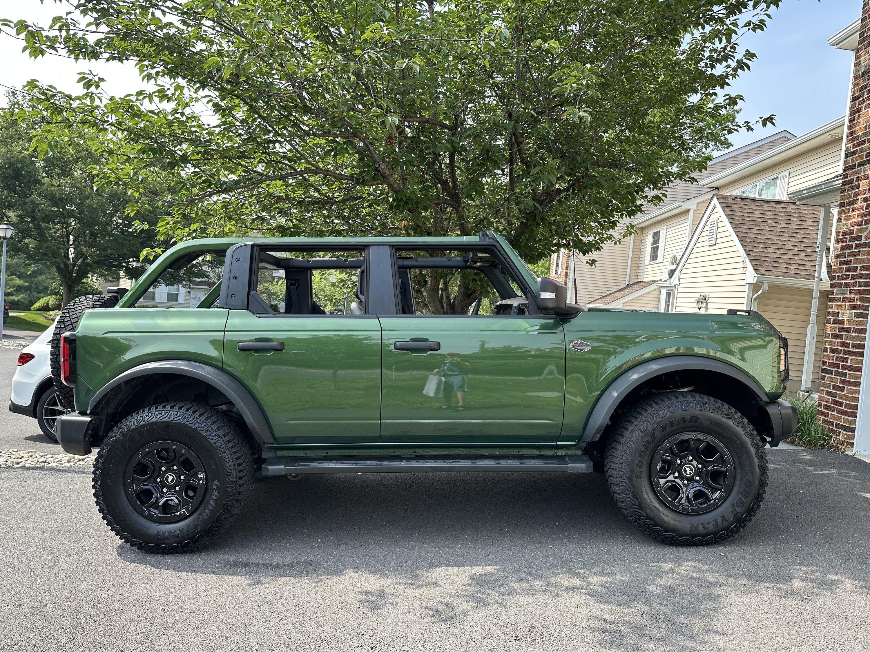 Ford Bronco ERUPTION GREEN Bronco Club IMG_1340
