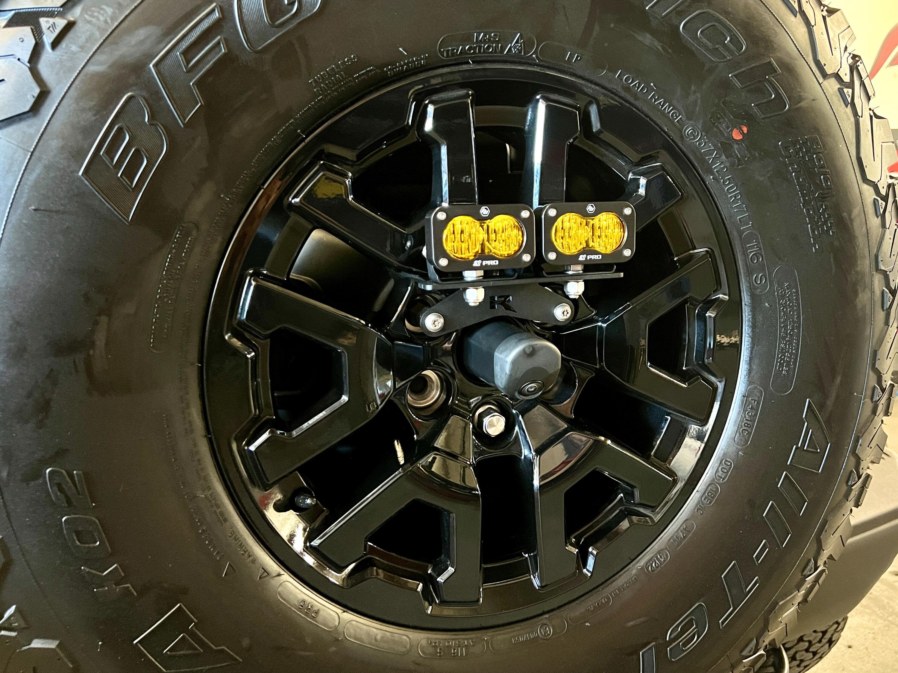Ford Bronco NEW! Bronco Raptor ”UNI” Chase Light Mount by Fast Intentions C0503F73-B12F-4096-95C5-A0020C3297AC.JPEG
