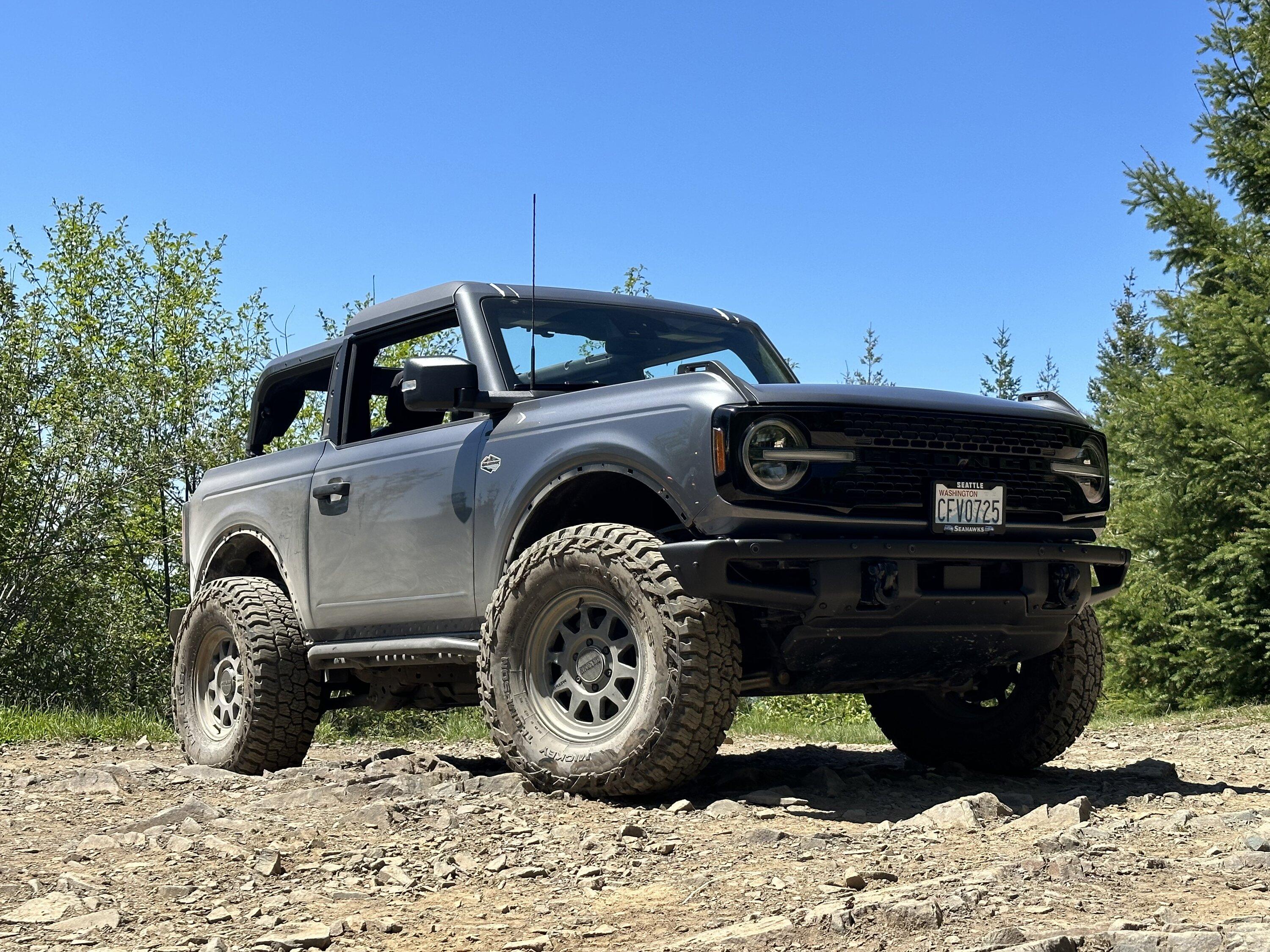 Ford Bronco BOSS'S(wife's) Azure Gray Metallic Badlands IMG_4283