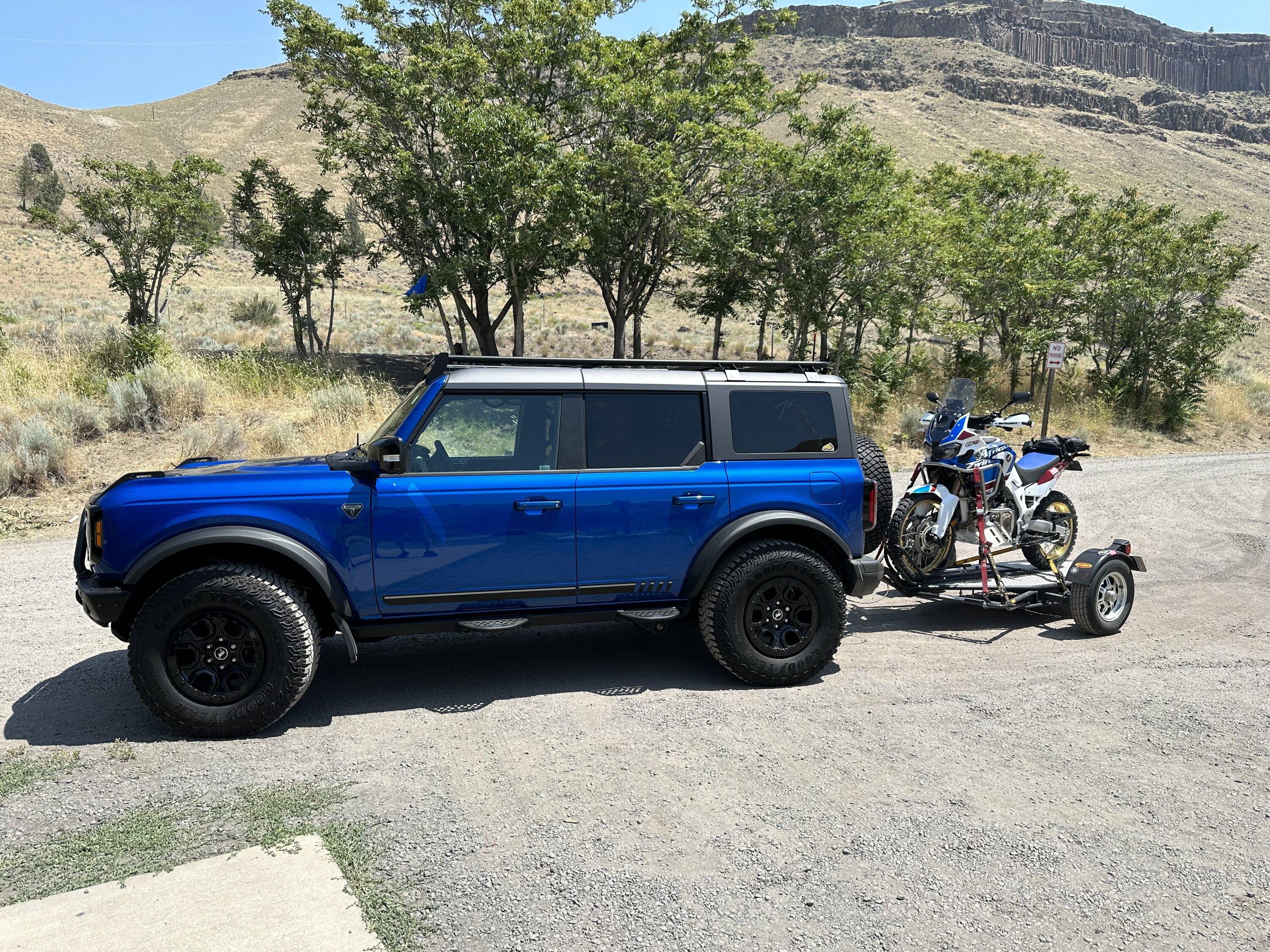 Ford Bronco Towing a motorcycle? IMG_0020