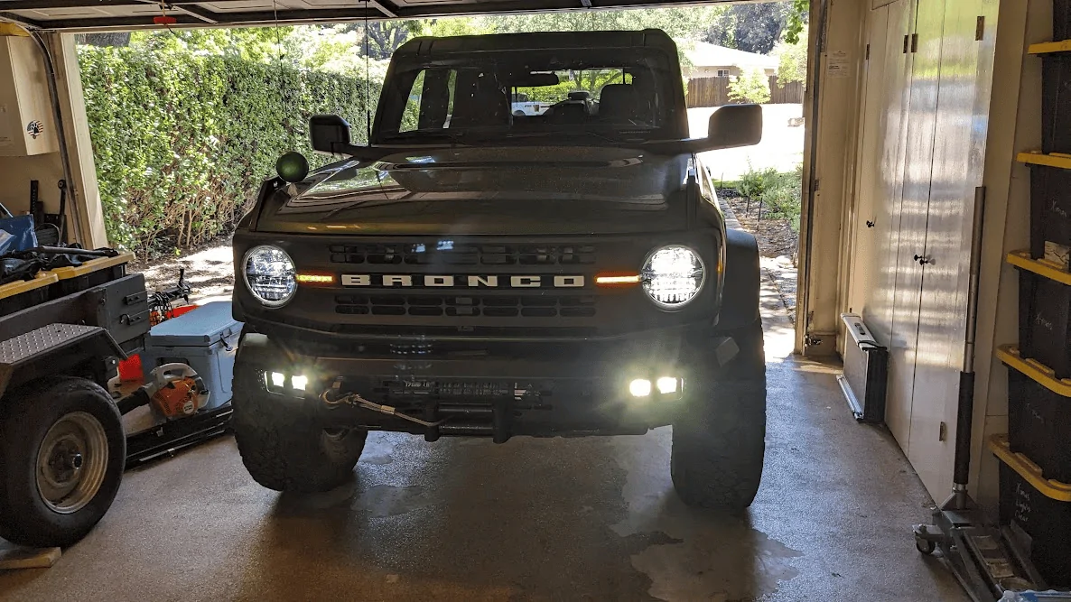 Ford Bronco Snacktime's Broken Bronco Build 1689879388323