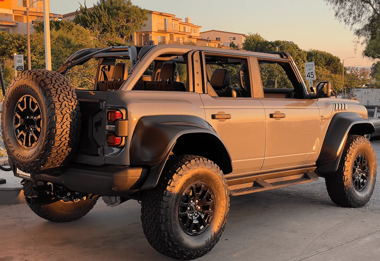 Ford Bronco Azure Gray Metallic photos? Screenshot 2023-07-20 at 4.59.48 PM