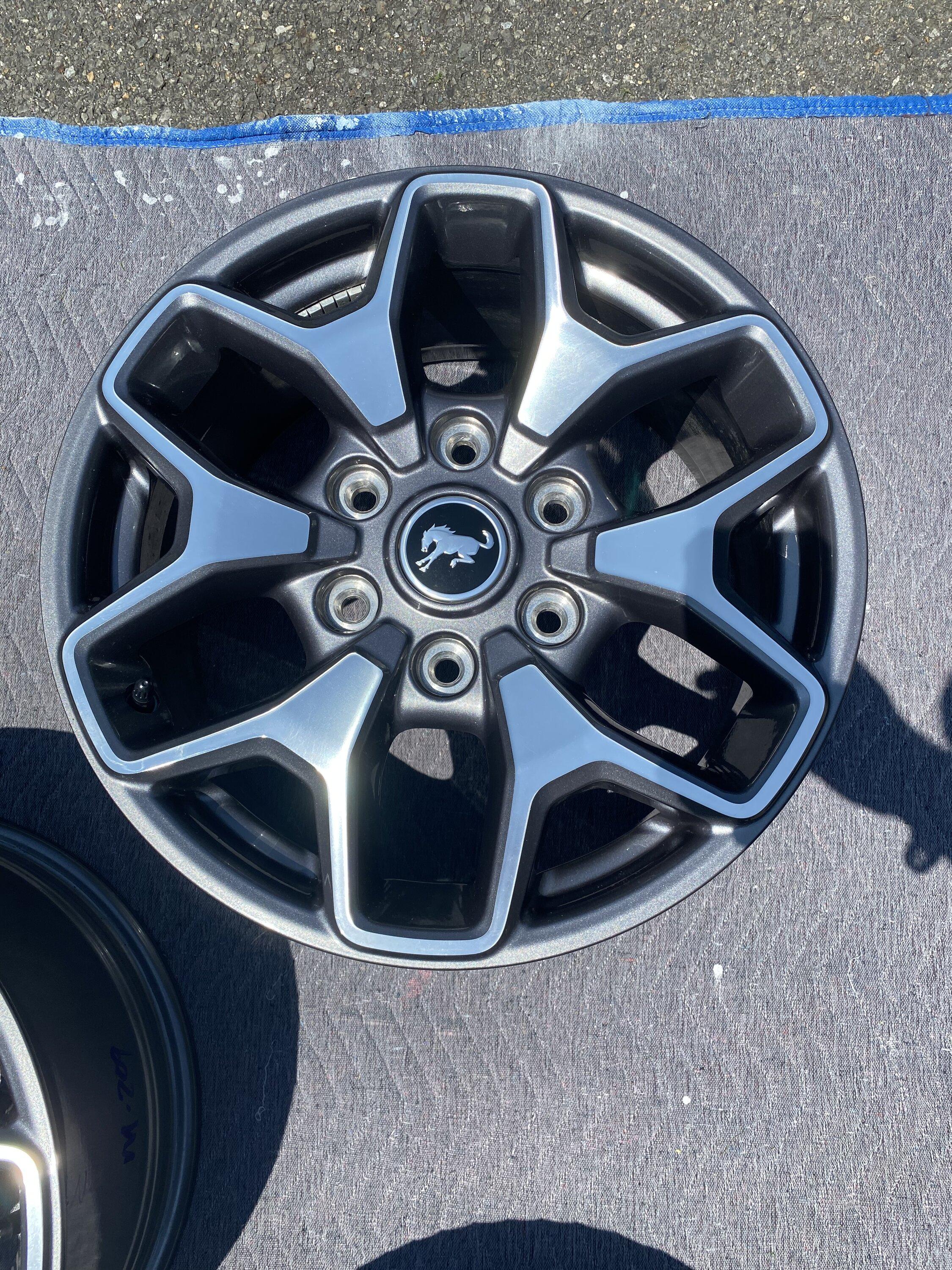 Ford Bronco Badlands OEM Wheels (5) $750 C2496F12-FF4B-482D-A1D4-0B4870B9B3AD