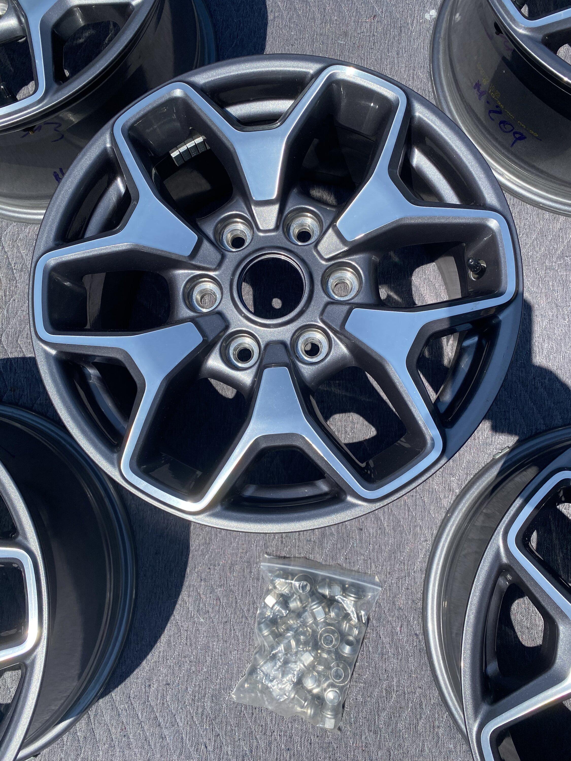 Ford Bronco Badlands OEM Wheels (5) $750 A7DA211A-6E60-4719-A1CD-60317672B525