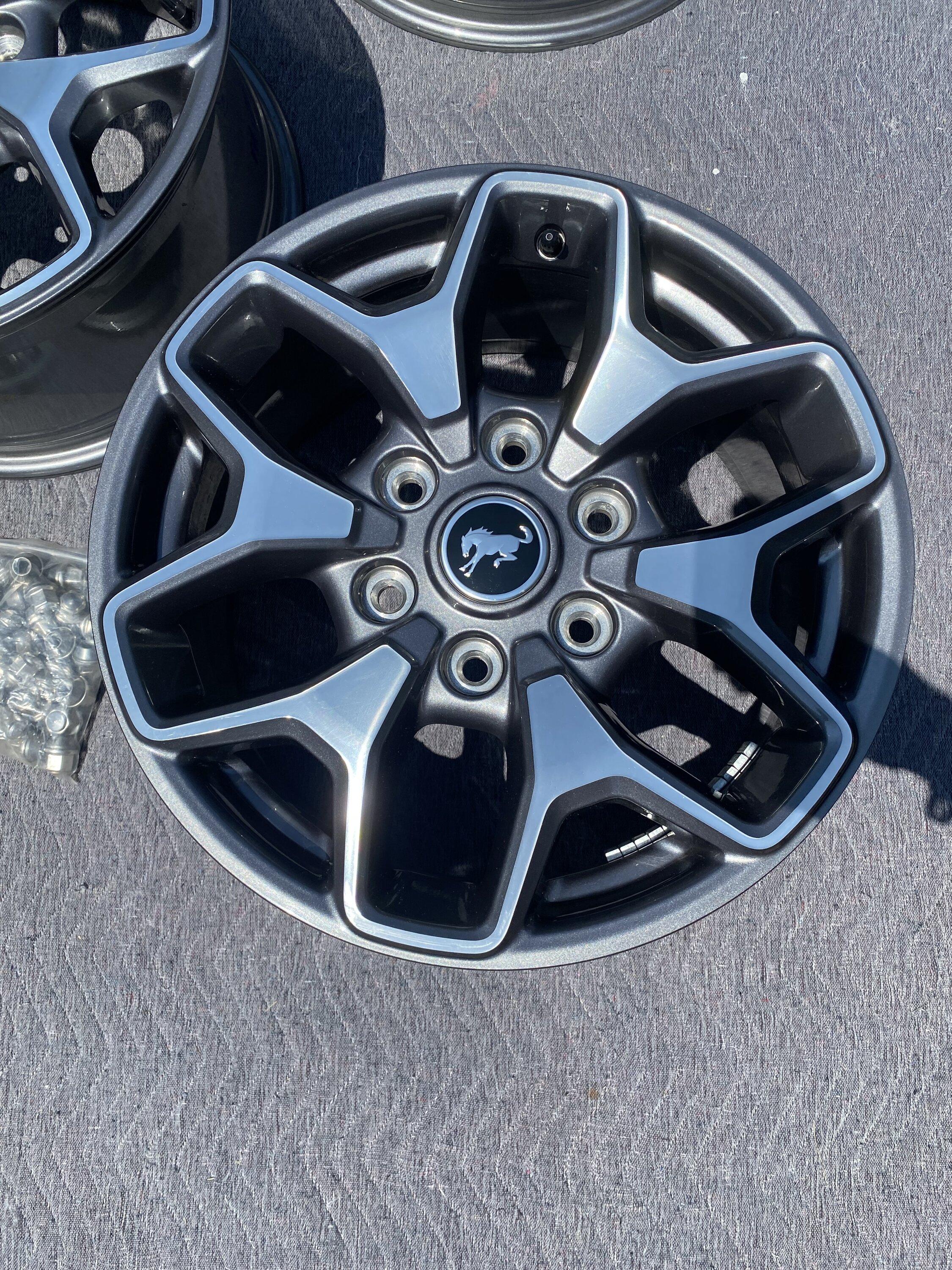 Ford Bronco Badlands OEM Wheels (5) $750 E58939D3-A16F-4384-B5FD-2EF483B412D2