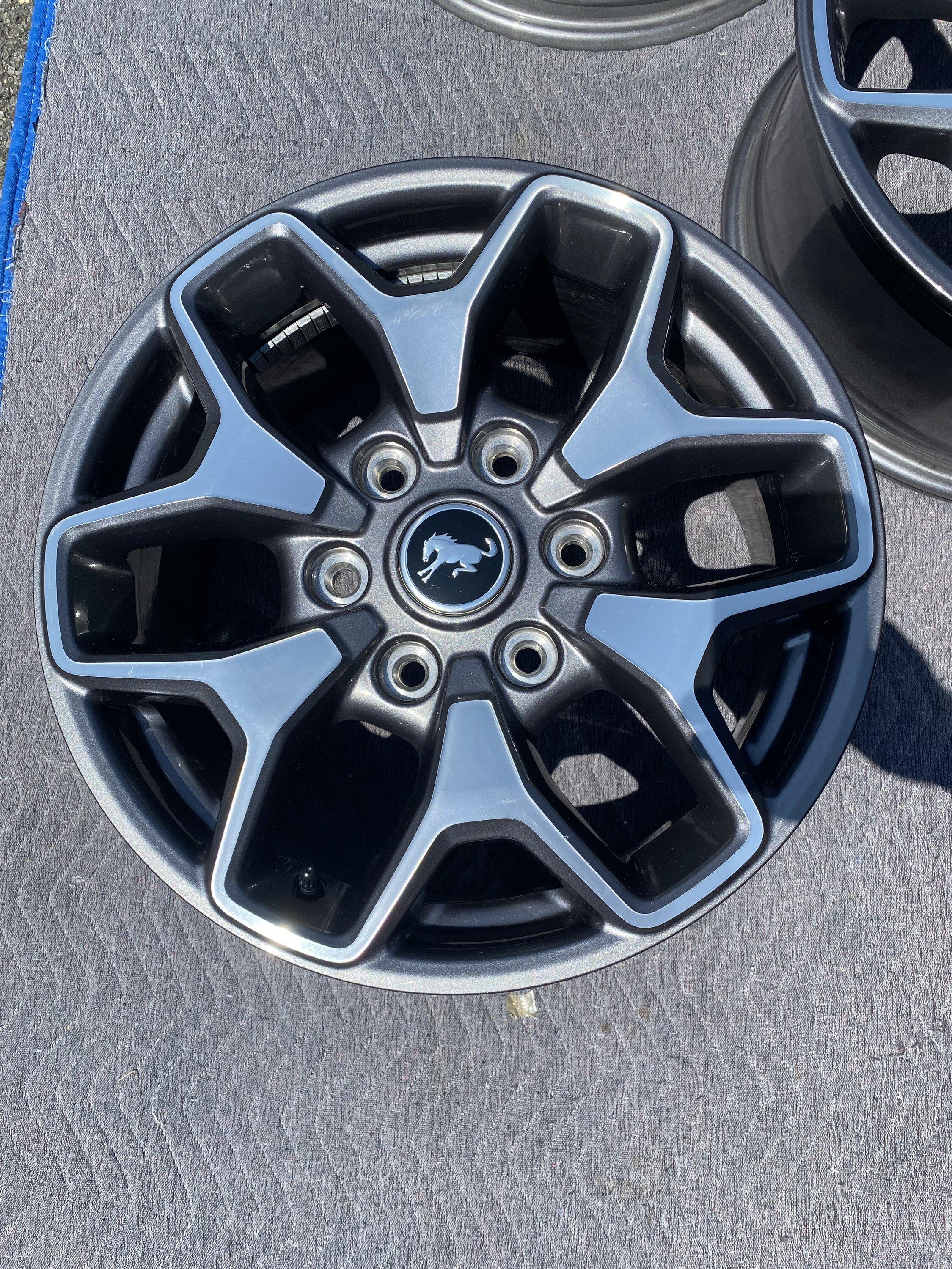 Ford Bronco Badlands OEM Wheels (5) $750 F3D5152E-38C1-4816-B352-AA2E827F0AD4