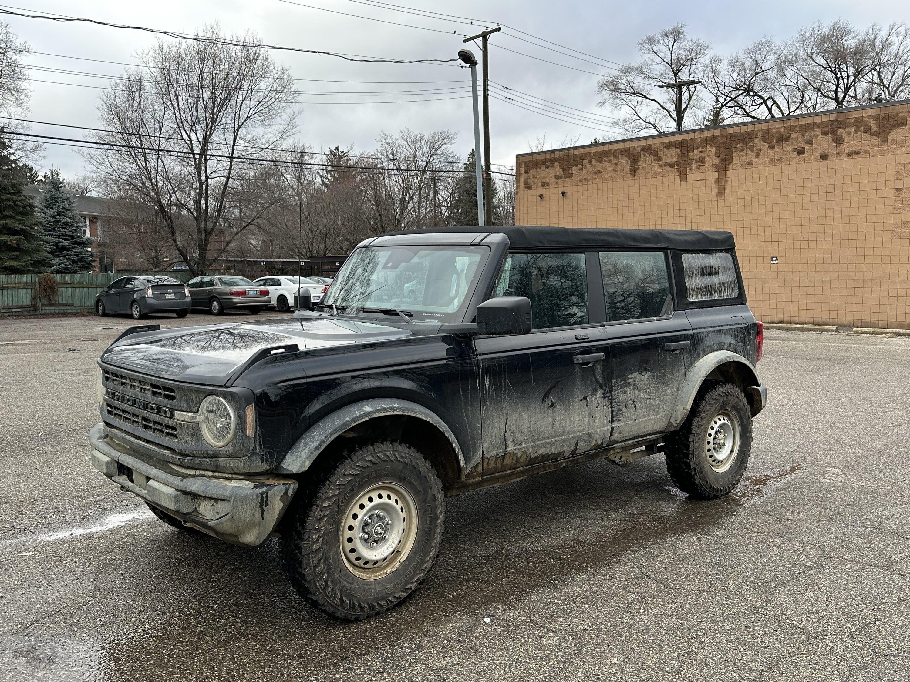 Ford Bronco The 2023 Shadow Black Base Experience IMG_5175