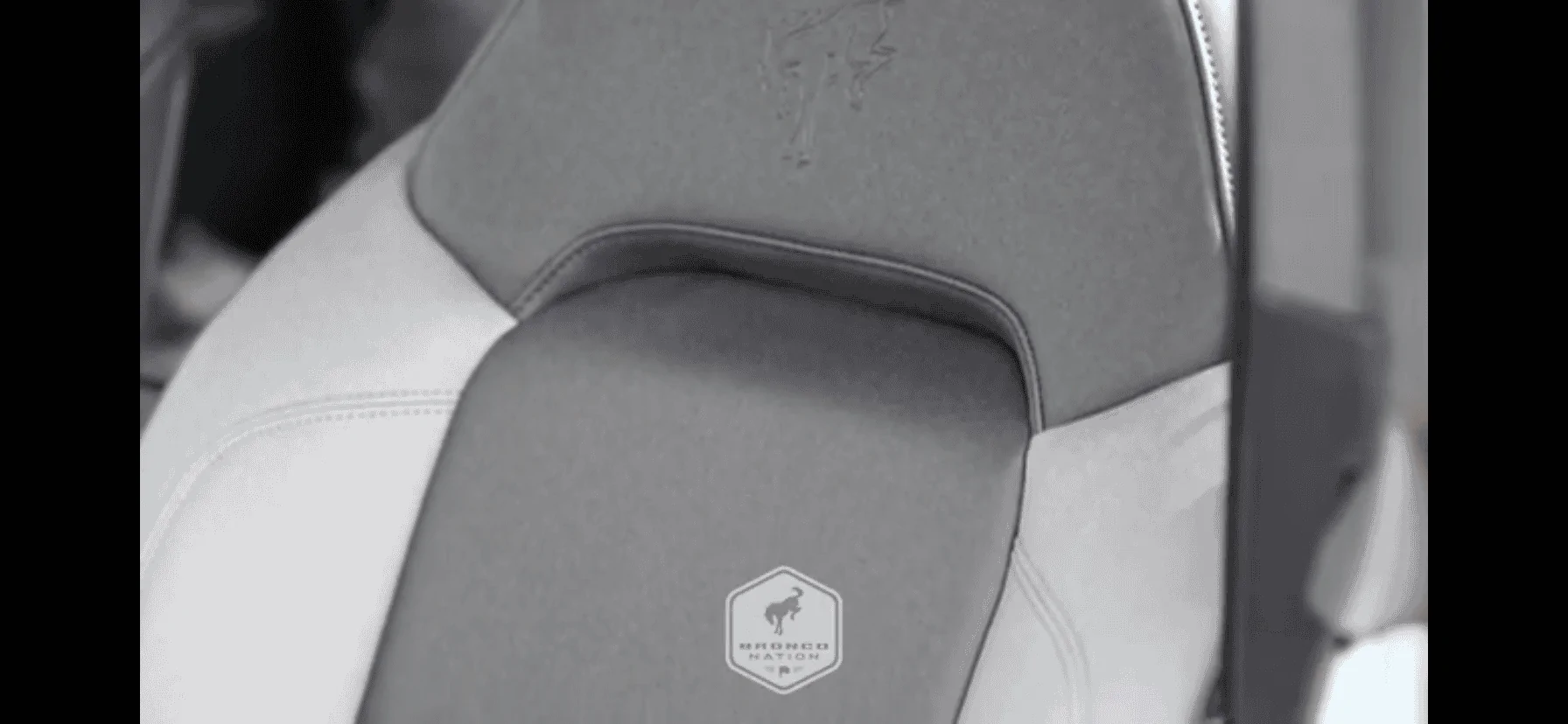 Ford Bronco INTERIOR COLORS & MATERIALS Walkthrough Video Posted 027EB0AC-8A5D-42A2-9294-BFE9FD2BBD40